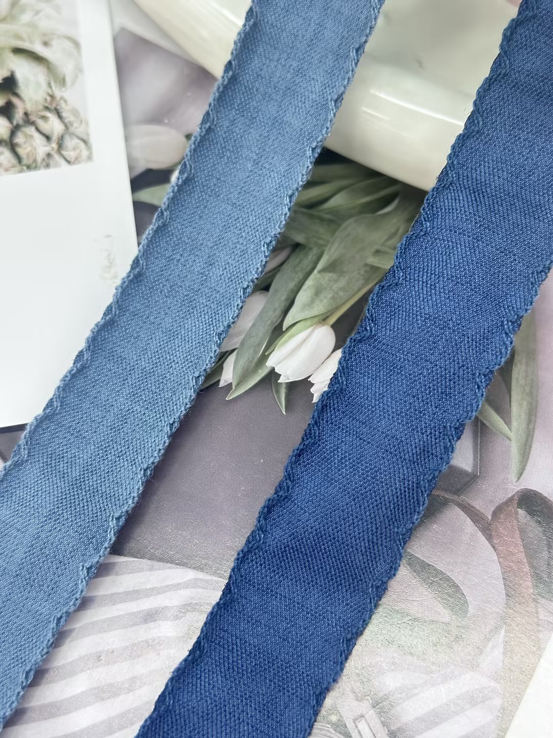 8-point fringed plain denim can be used for gift wrapping, bouquet wrapping, bows, and DIY handicrafts Specification image