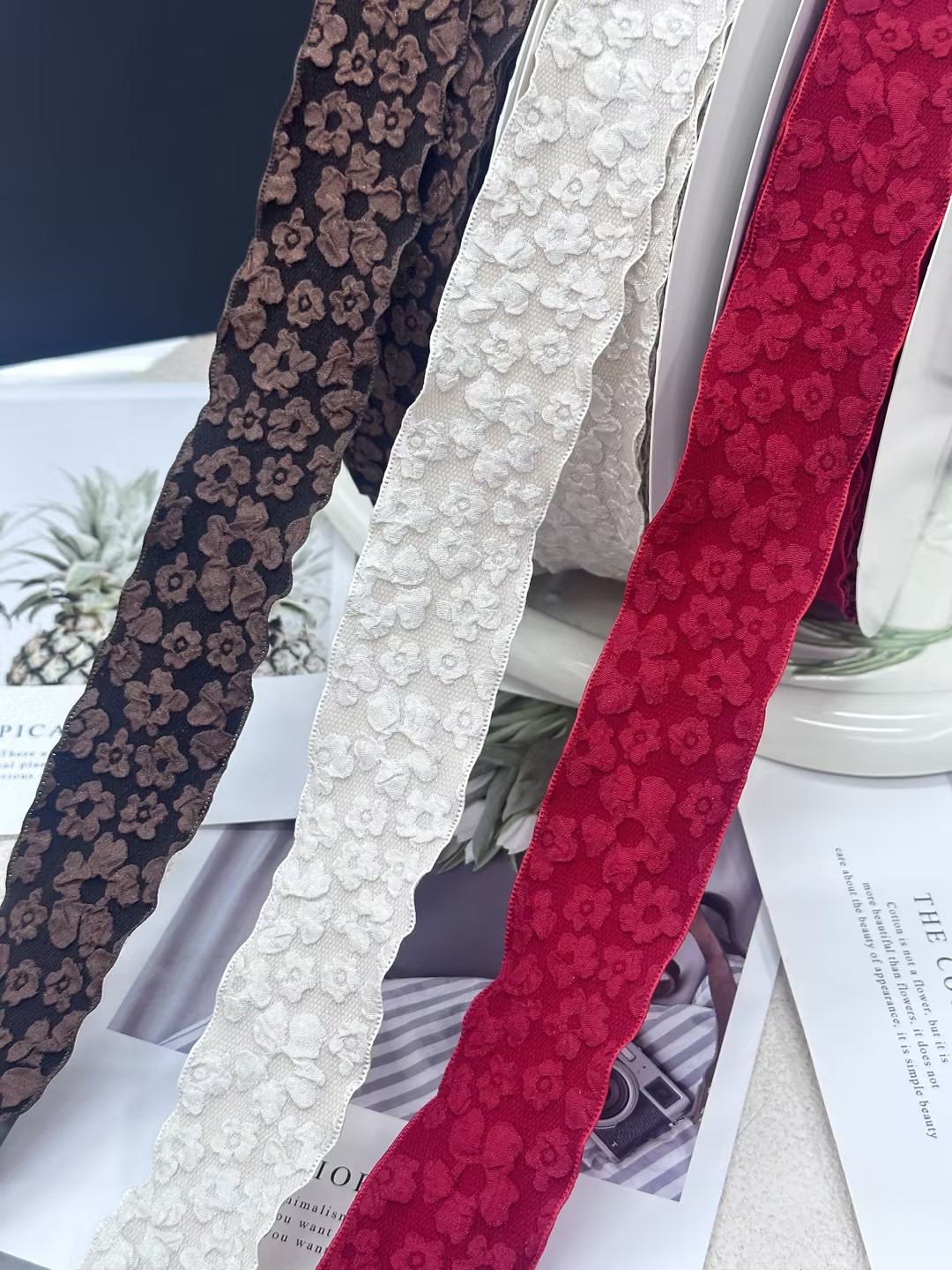12-point camellia directly dispatched from Yiwu factory, flower gift box packaging for DIY bows, in sufficient stock. Application Scenario