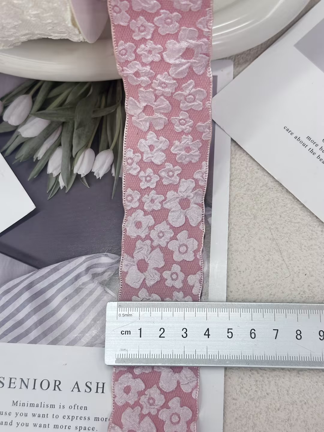 12-point camellia directly dispatched from Yiwu factory, flower gift box packaging for DIY bows, in sufficient stock. Item Picture