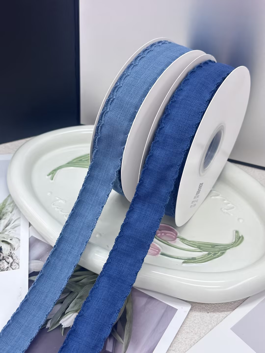 8-point fringed plain denim can be used for gift wrapping, bouquet wrapping, bows, and DIY handicrafts details Picture
