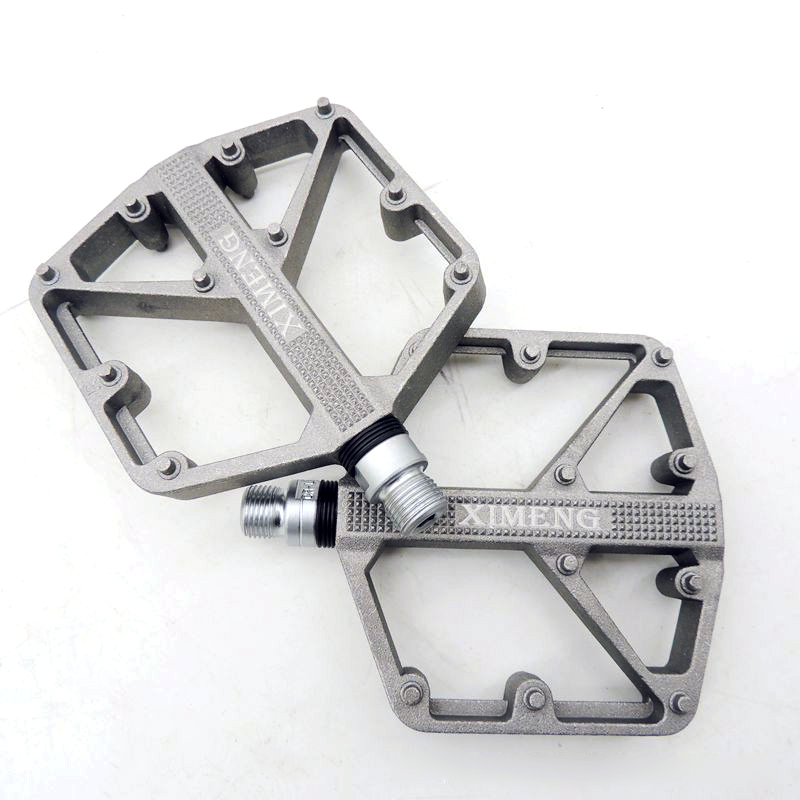JD-025 (M33) Double DU Colorful Bicycle pedal, aluminum alloy bearing pedal, mountain bike with nail anti-slip bicycle pedal Application Scenario