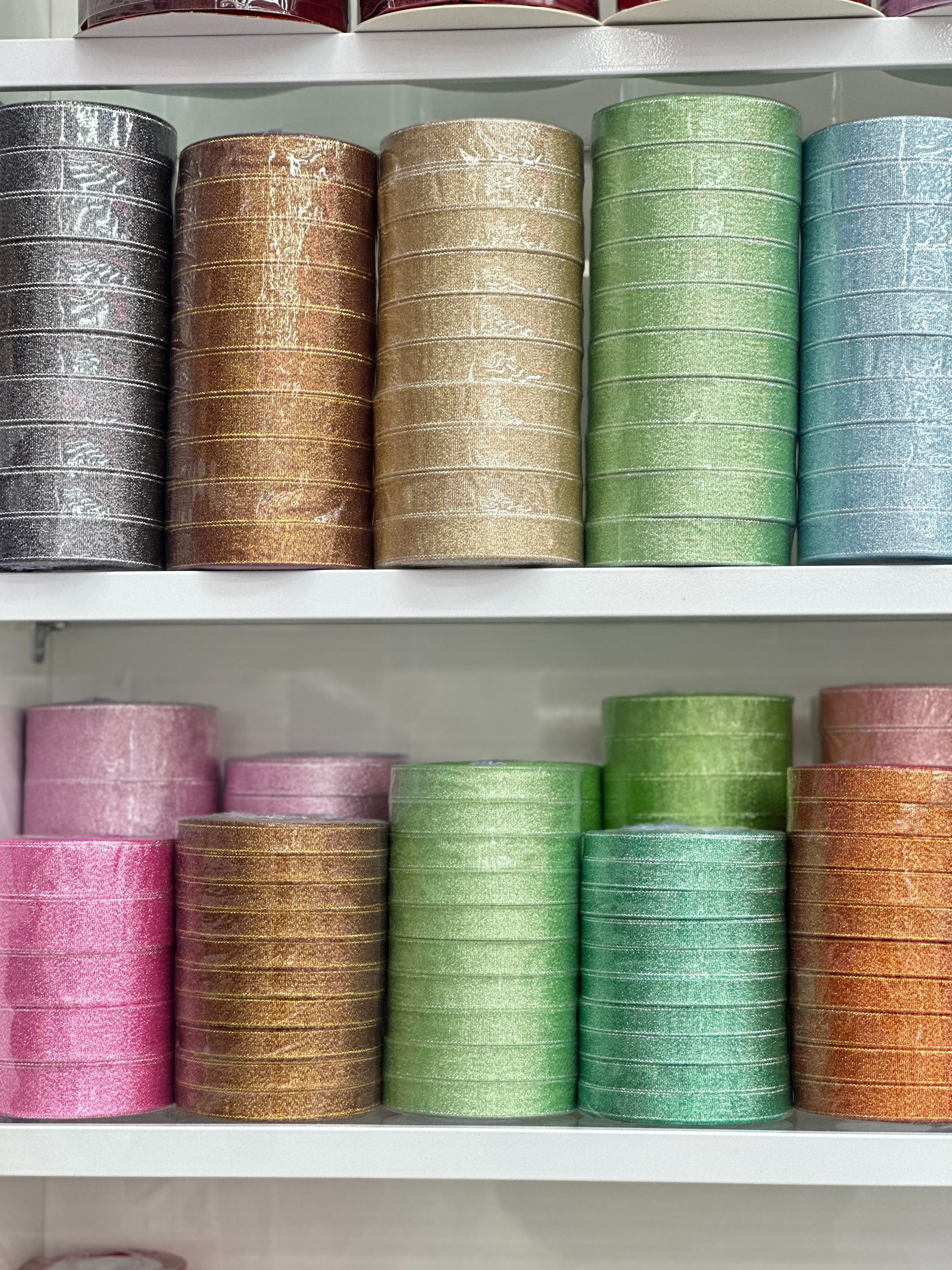 Colorful onion belts are directly dispatched from the factory. The flower gift box packaging is specially designed for DIY bows. Abundant stock is available.