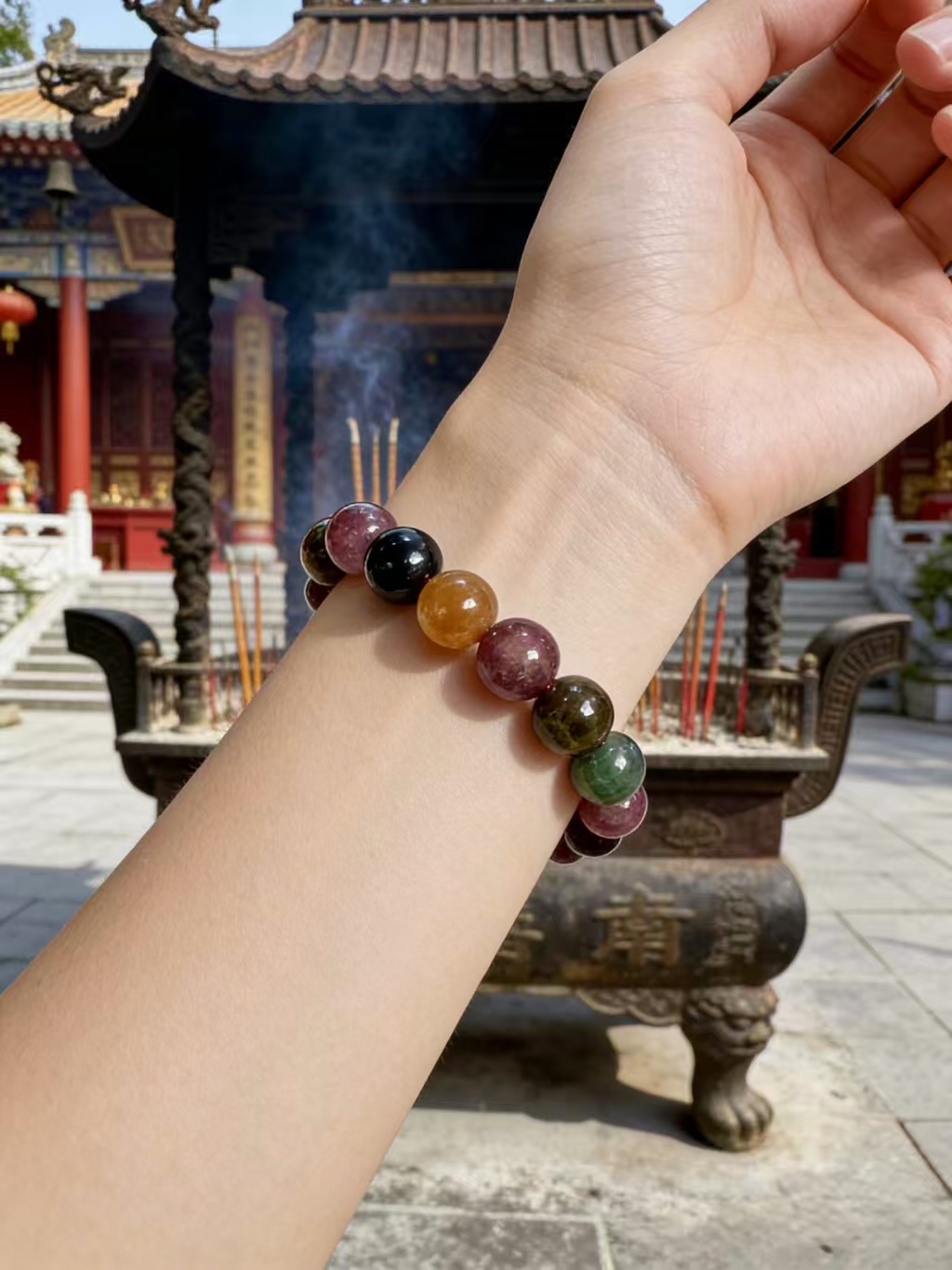 The Bixi Multi-treasure bracelet is a fashionable bracelet with a traditional Chinese style, a trendy and wonderful item Specification image