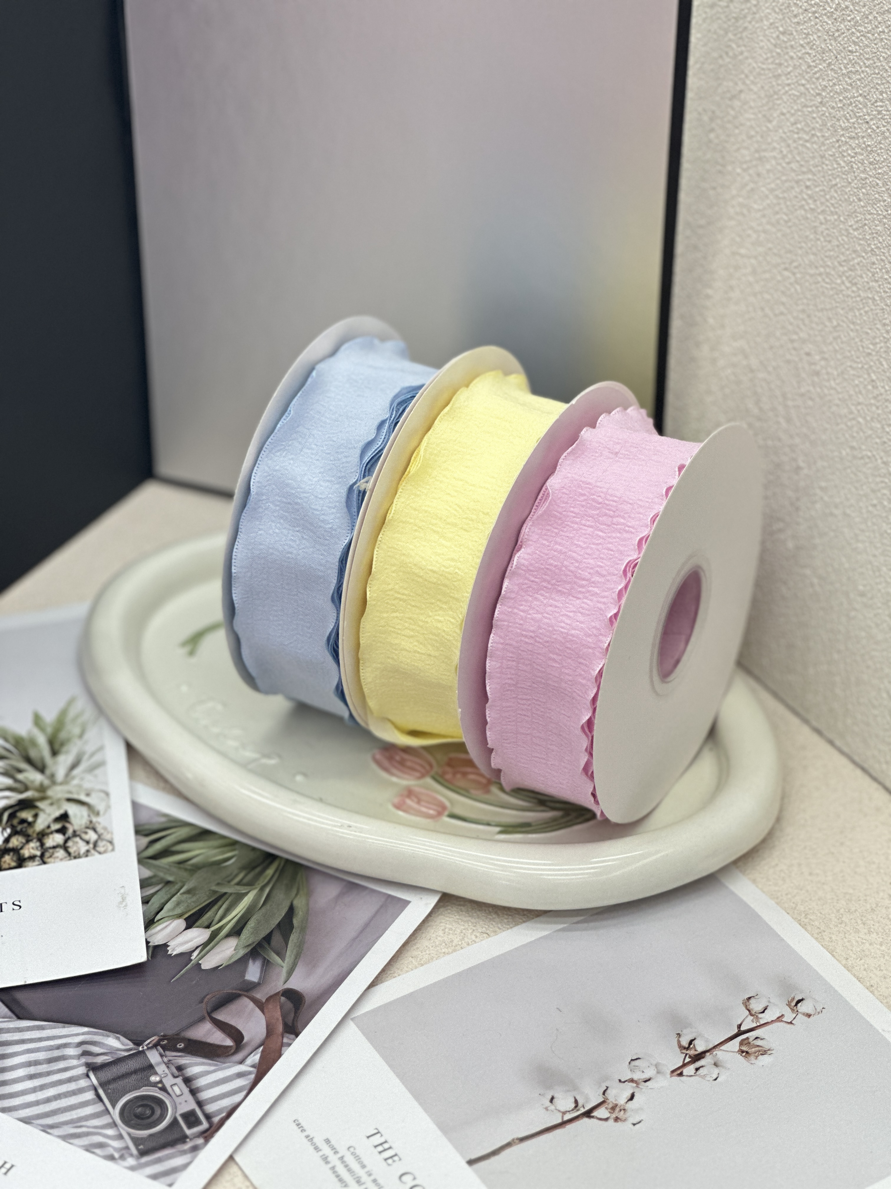 12-inch crinkled yarn can be used for gift wrapping, bouquet wrapping, bows, and DIY handicrafts