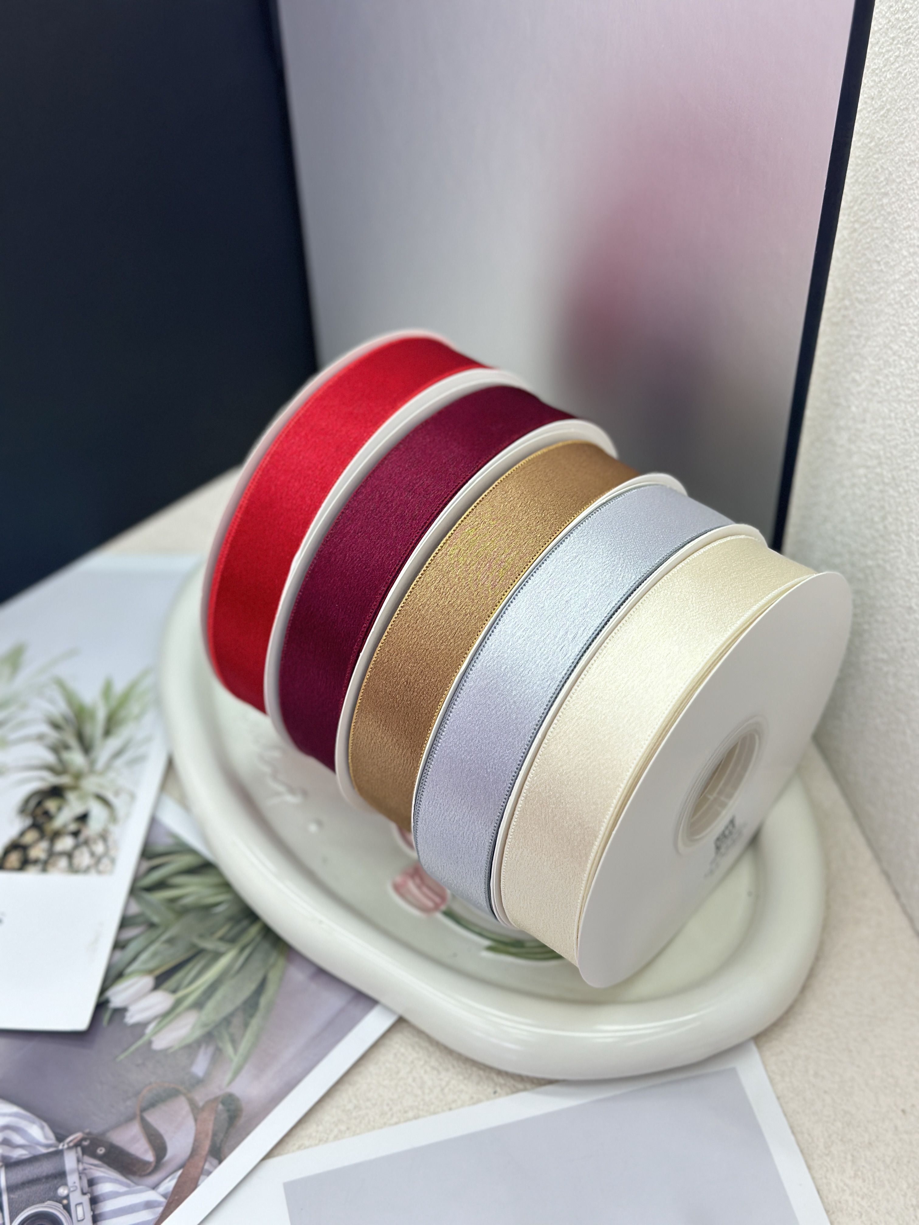 The plain satin 8-inch ribbon with straight edges can be used for bouquet packaging, gift wrapping, diy handicrafts and other all-scenario matching