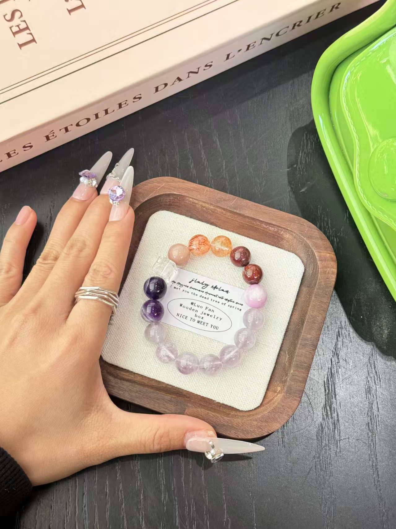 Ziji Xingxuan Crystal bracelet, a new style of Chinese fashion accessory, is versatile for spring and summer Application Scenario