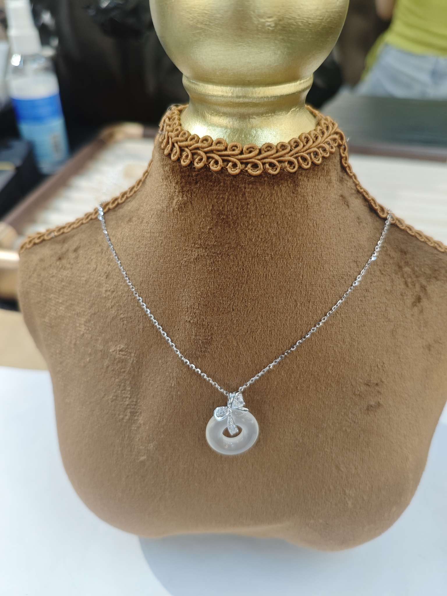 New elegant white chalcedony S925 silver necklace for ladies Application Scenario
