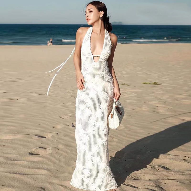 White knitted dress for women, autumn and winter, Korean style, waist-cinched long-sleeved base layer, fairy style, new 2026 beach dress, halter texture, cutout, low-neck, off-the-chest blouse full figure