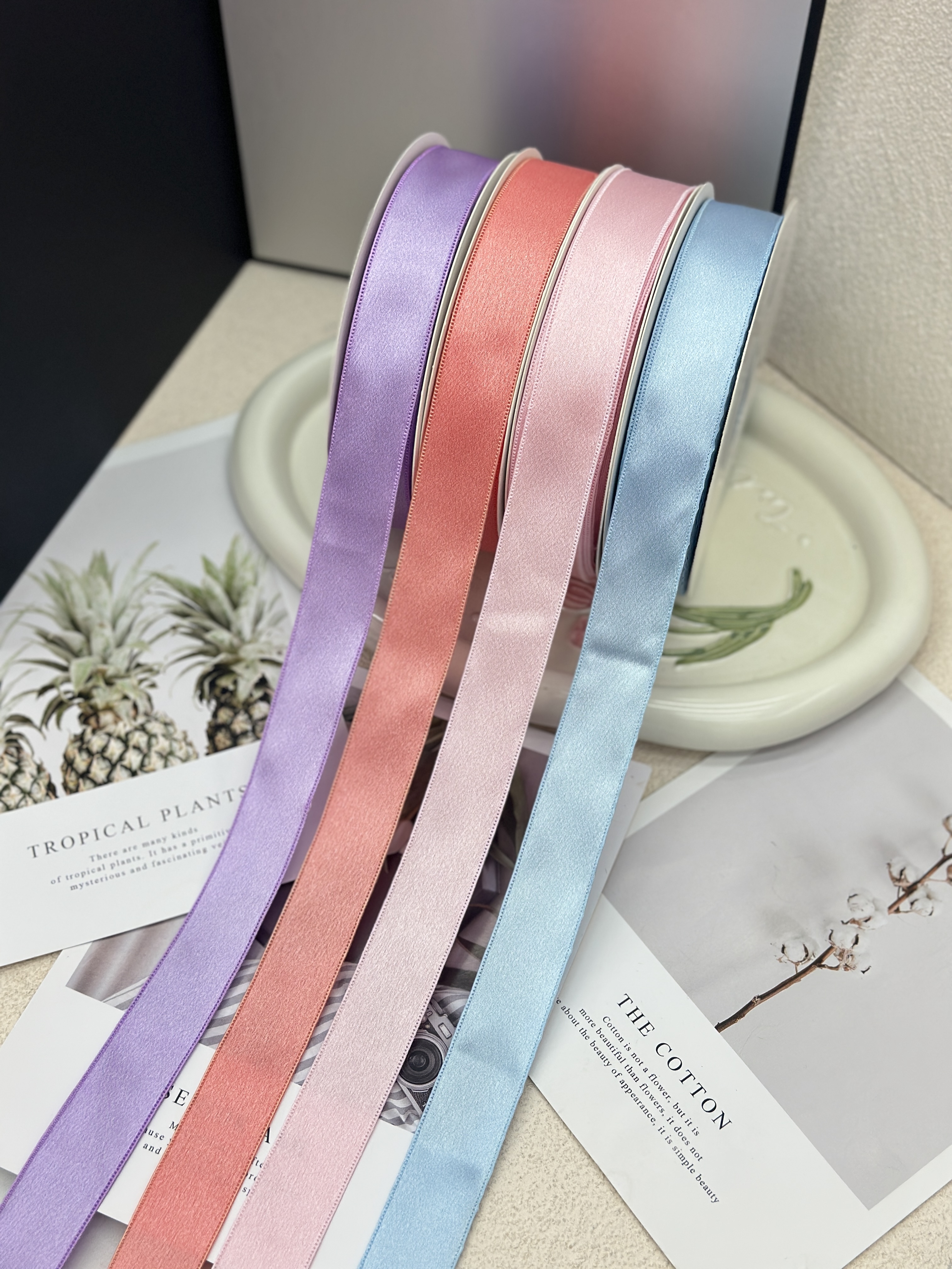 The plain satin 8-inch ribbon with straight edges can be used for bouquet packaging, gift wrapping, diy handicrafts and other all-scenario matching Specification image