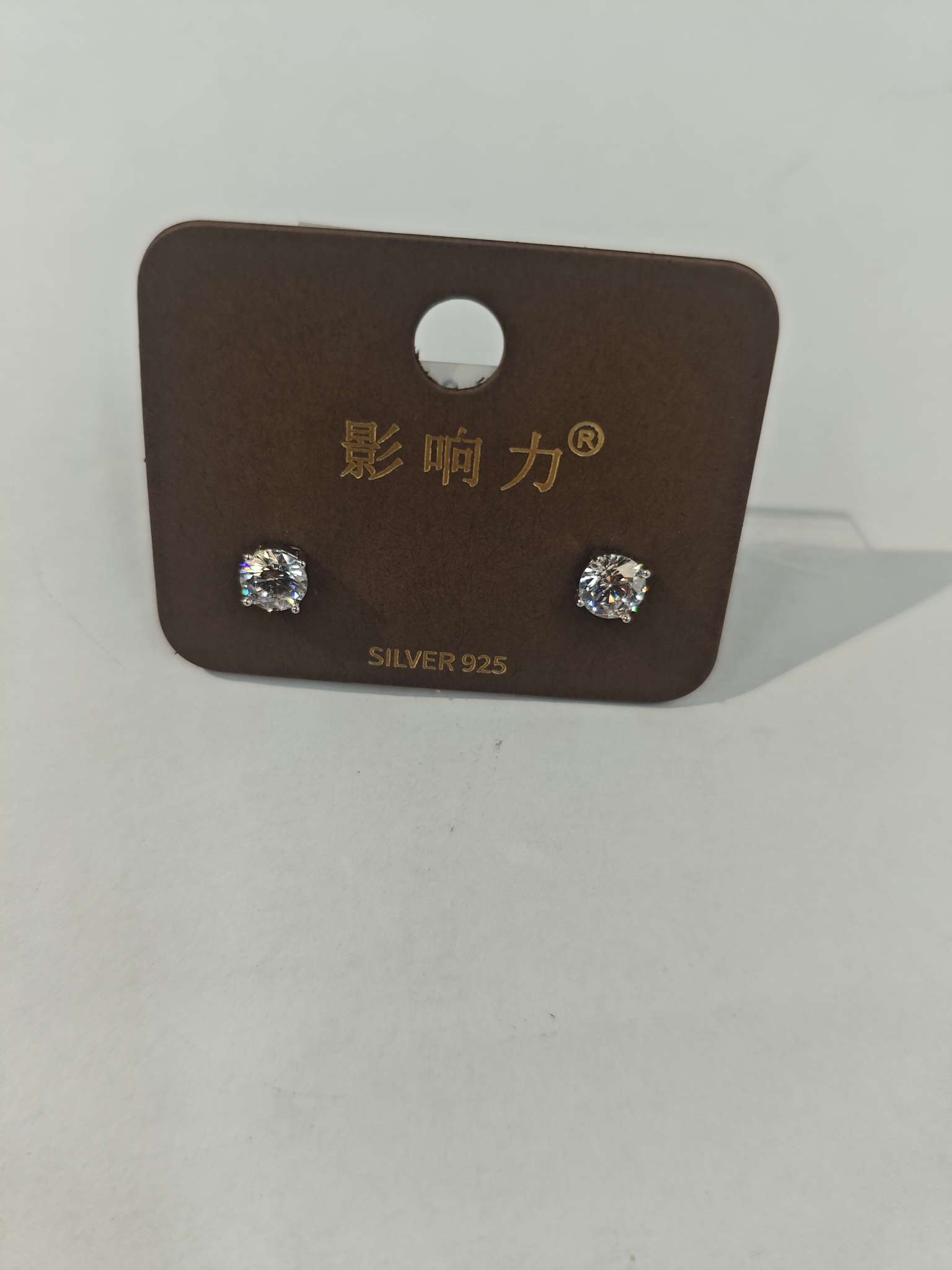 S925 sterling silver ear studs are popular for ear piercing. Round diamond silver ear stud earrings detail image 5