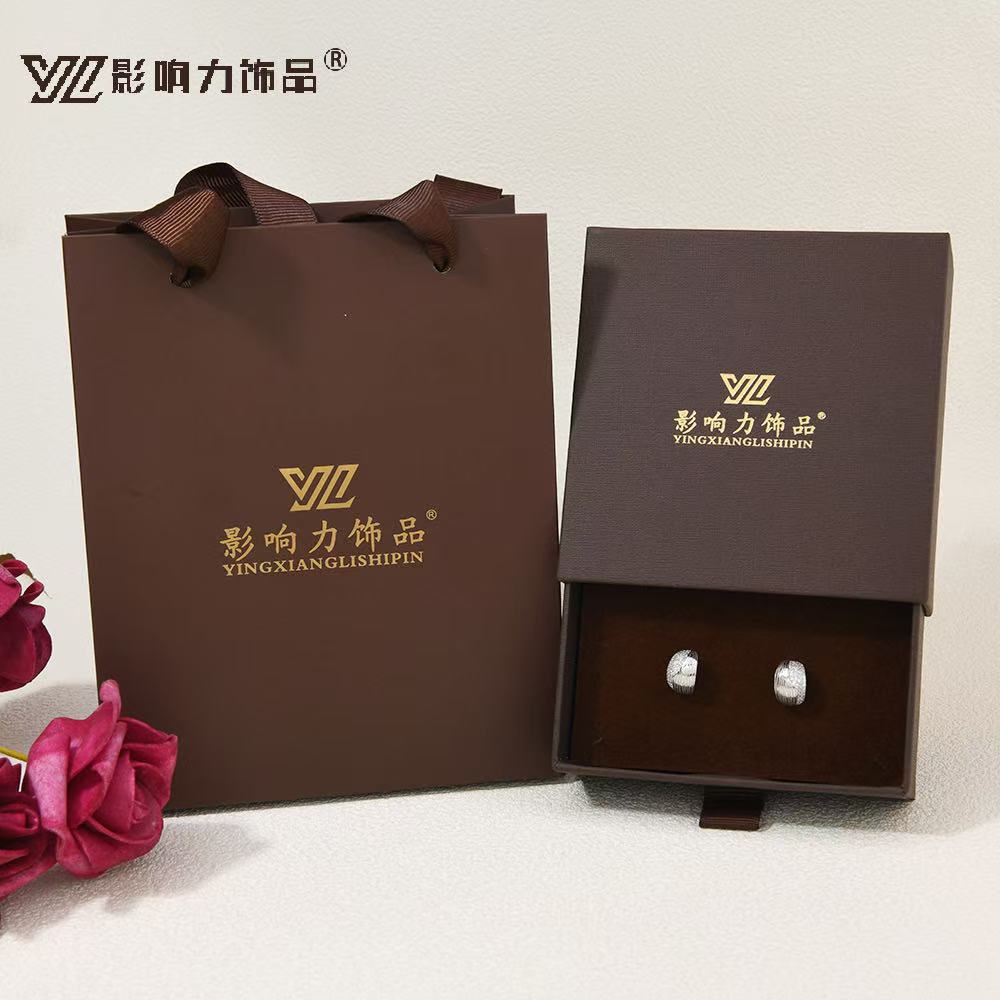 S925 sterling silver stud earrings for ear piercing and anti-allergy, diamond-encrusted brushed C-ring silver stud earrings