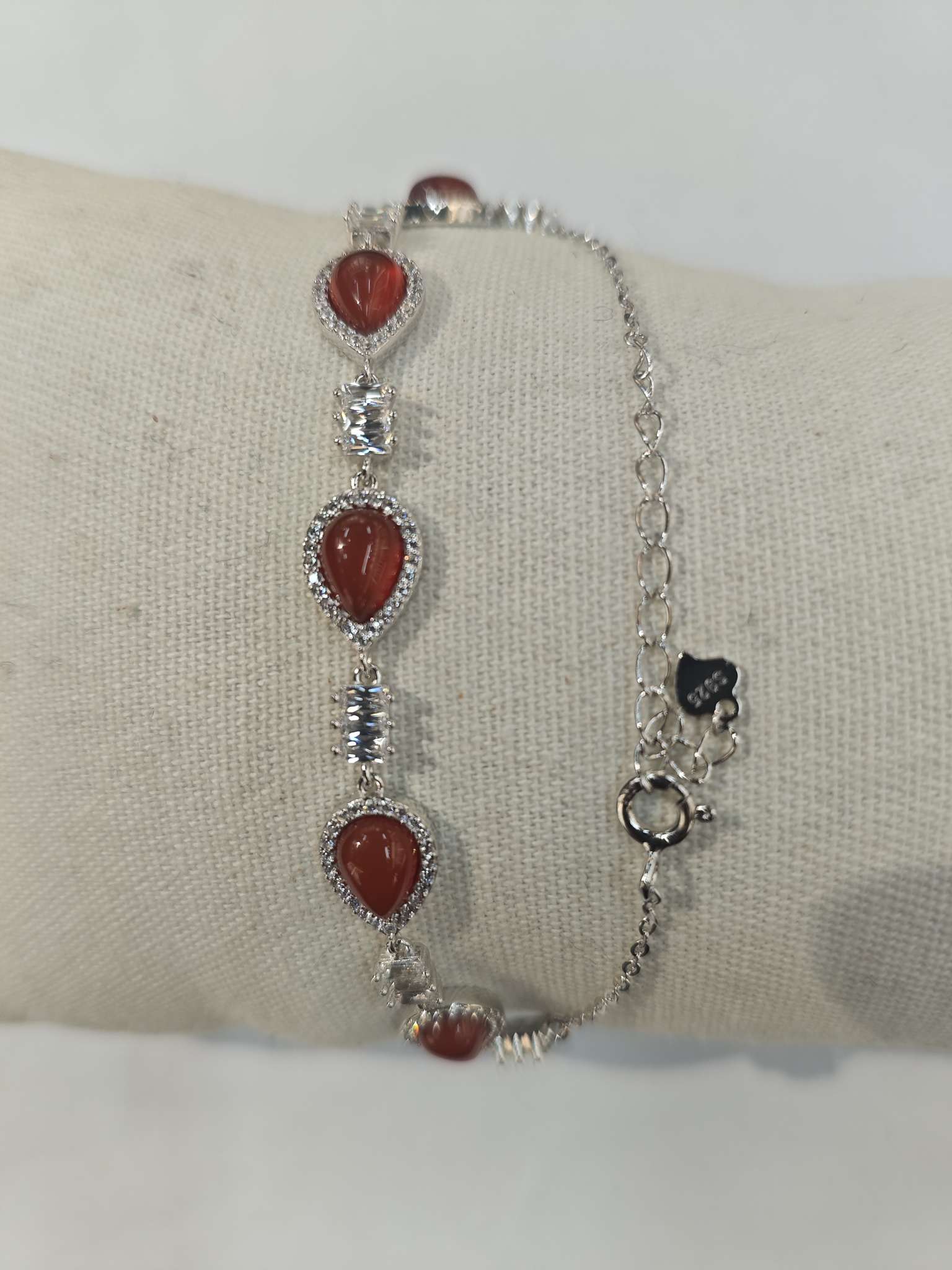 S925 silver bracelet with carnelian teardrop-shaped elegant and fashionable silver bracelet detail image 4
