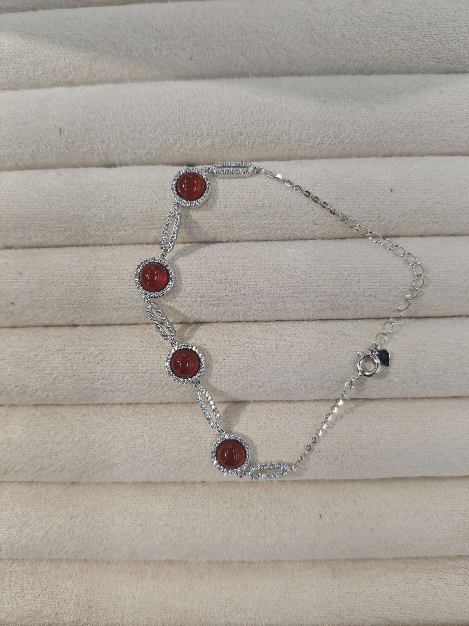 Two new S925 silver bracelets, full of diamonds and red chalcedony, elegant and refined silver bracelets Application Scenario