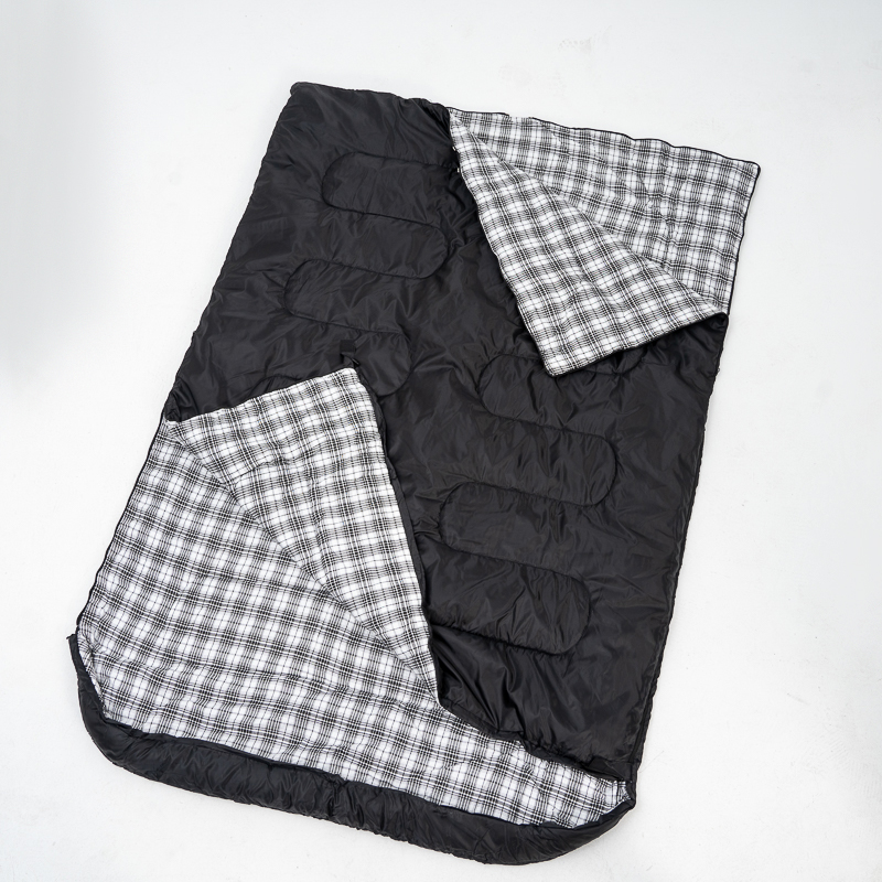 Outdoor sleeping bags, envelope style, autumn and winter sleeping bags, camping cotton sleeping bags, adult fishing quilts, double sleeping bags Application Scenario