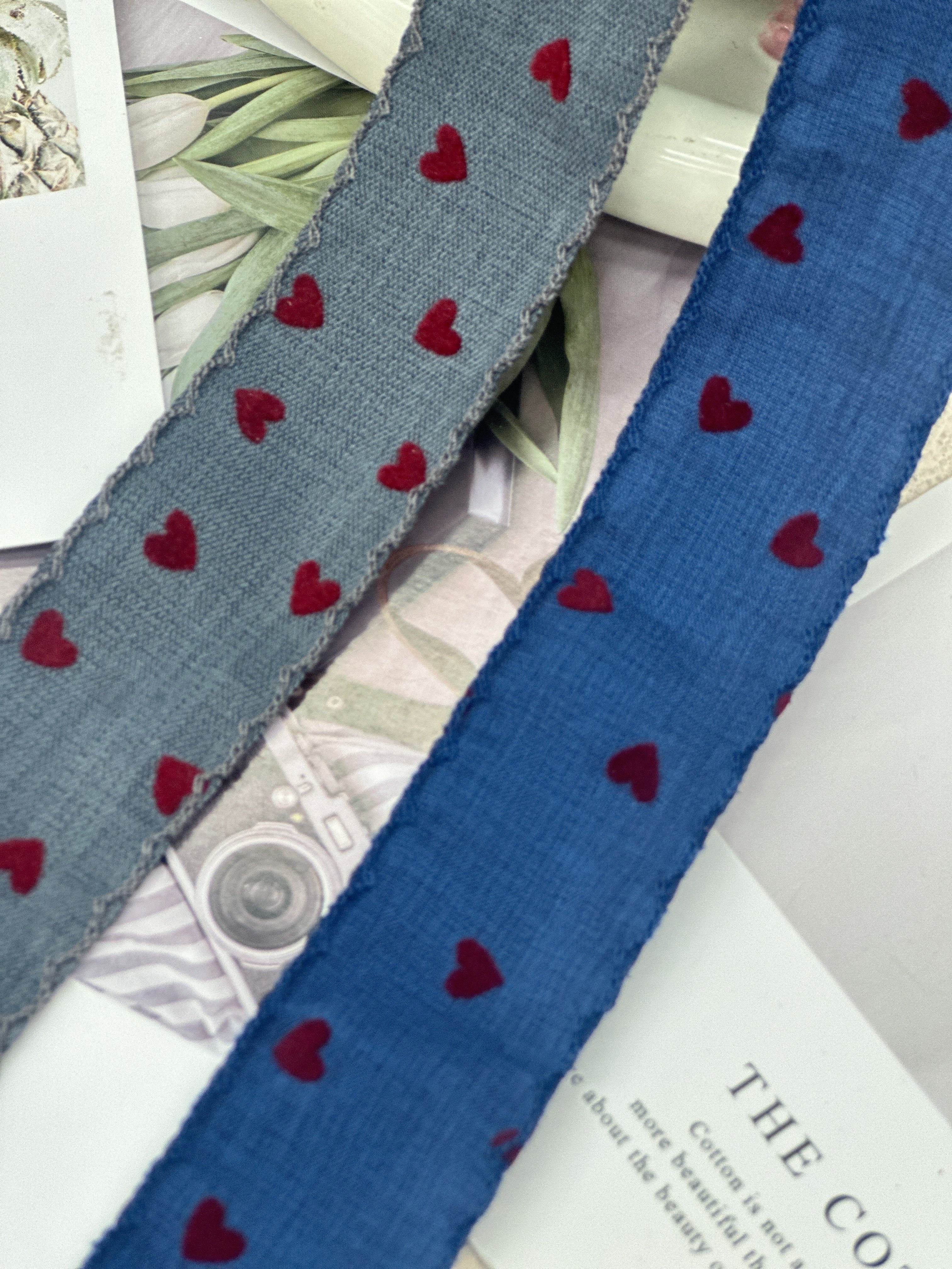 The 12-point outlined heart denim ribbon can be used for gift wrapping, bouquet wrapping, bows, and DIY handicrafts Specification image