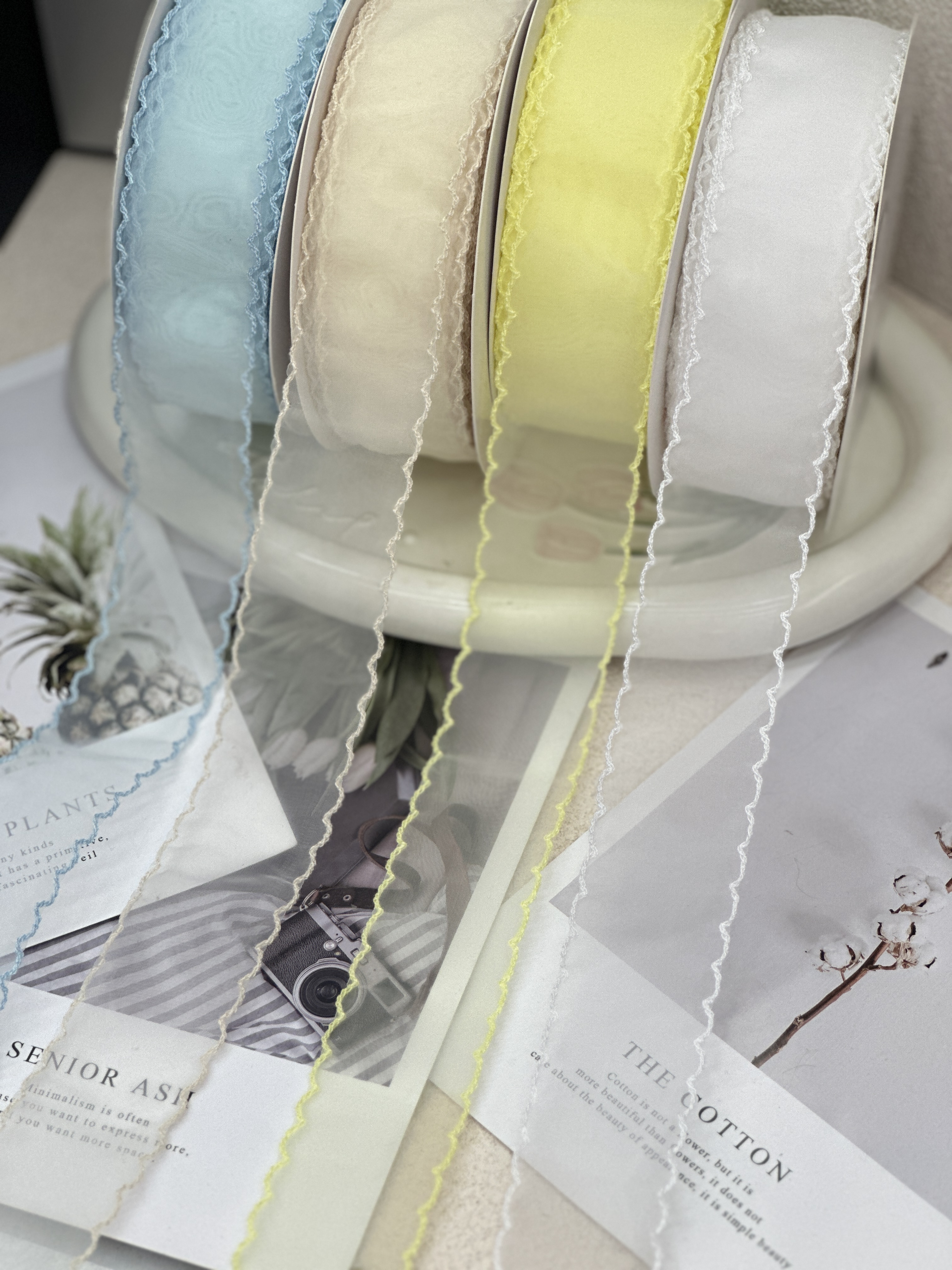 The 12-point plain gauze can be used for gift wrapping, bouquet wrapping, bows, and DIY handicrafts Application Scenario