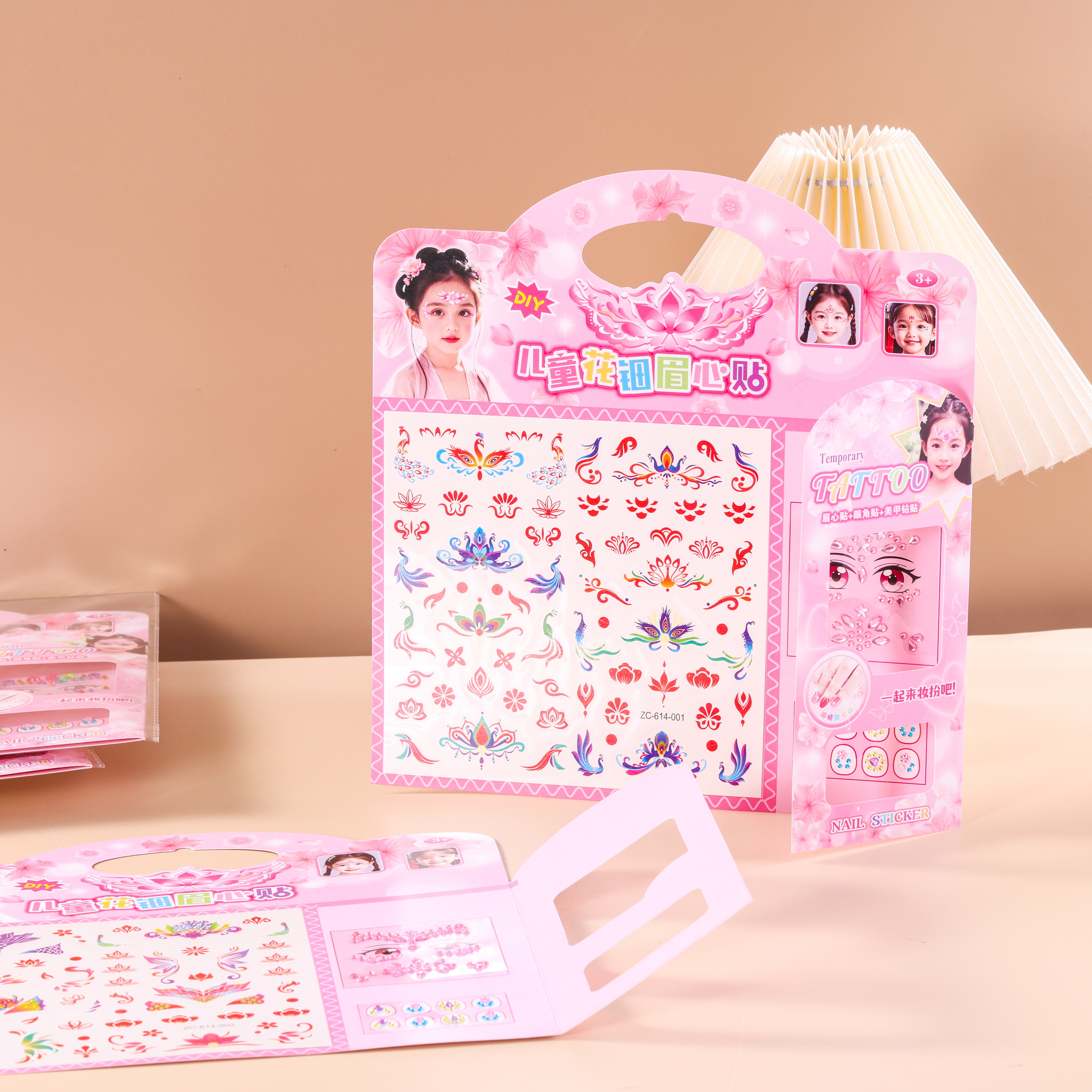 Children's manicures, tattoos, corner stickers, waterproof watermarks, tattoos, girls' foreheads, flower-shaped hairpins, and ancient-style brow stickers Specification image
