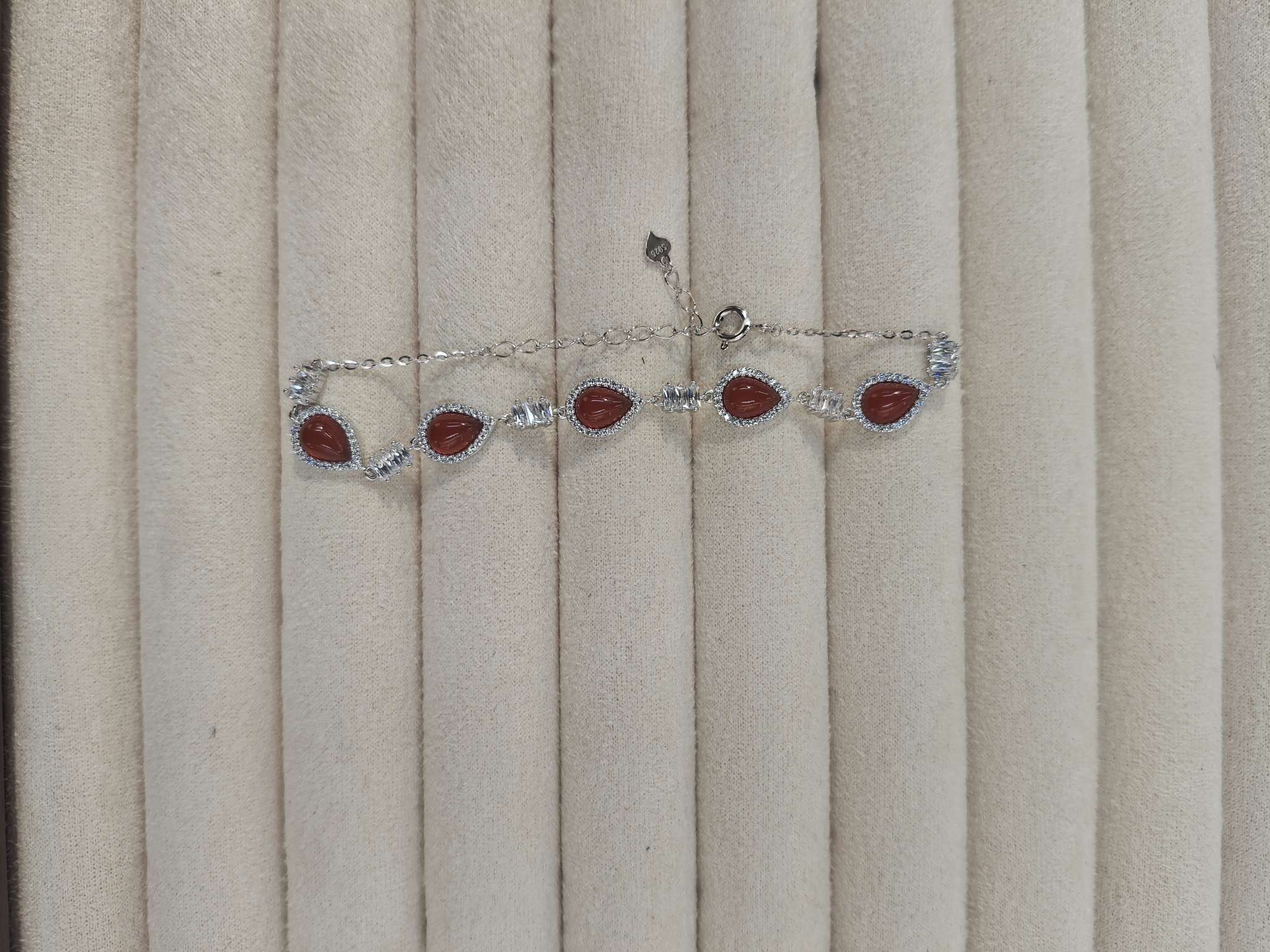 S925 silver bracelet with carnelian teardrop-shaped elegant and fashionable silver bracelet detail image 3