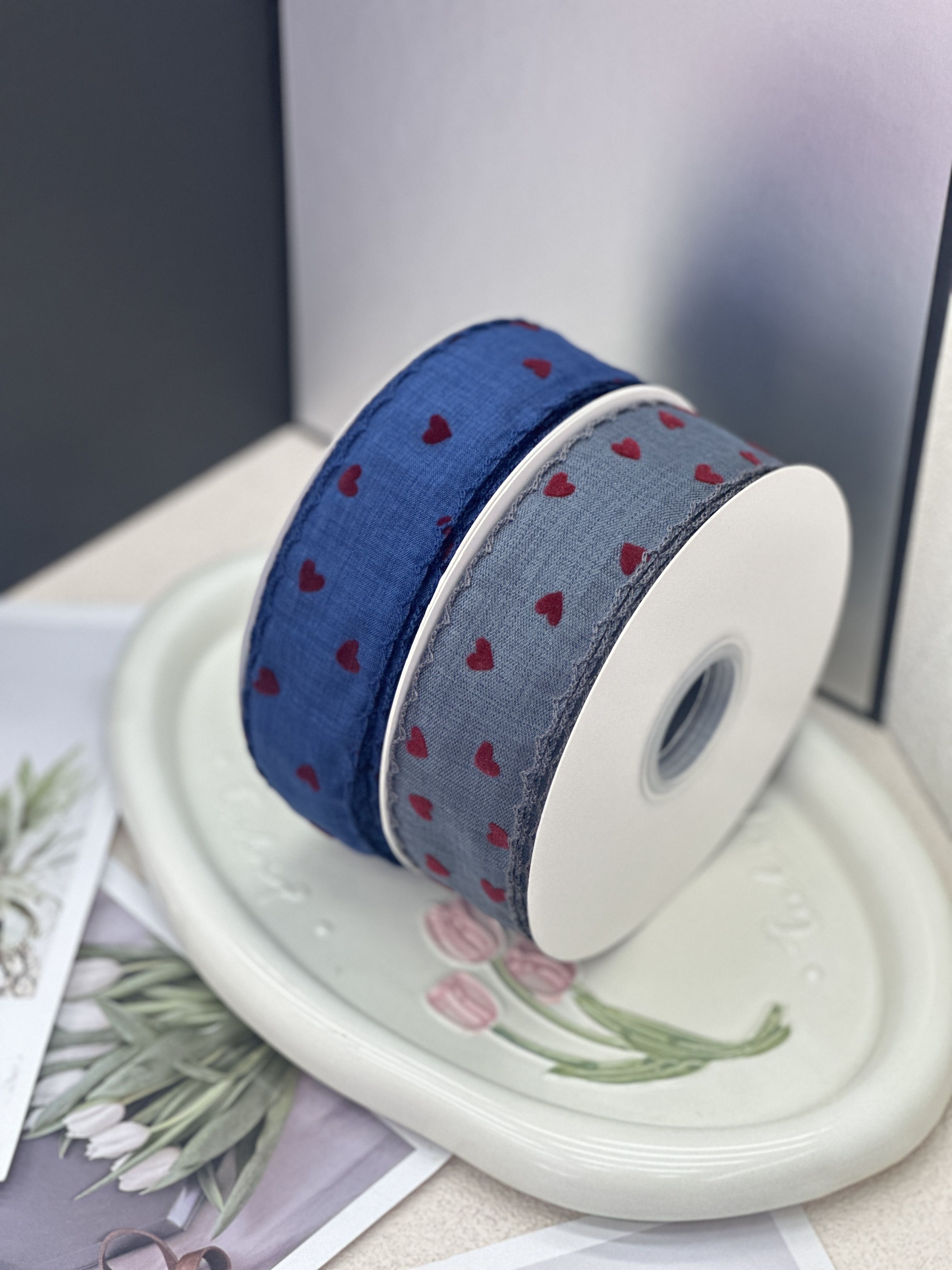 The 12-point outlined heart denim ribbon can be used for gift wrapping, bouquet wrapping, bows, and DIY handicrafts