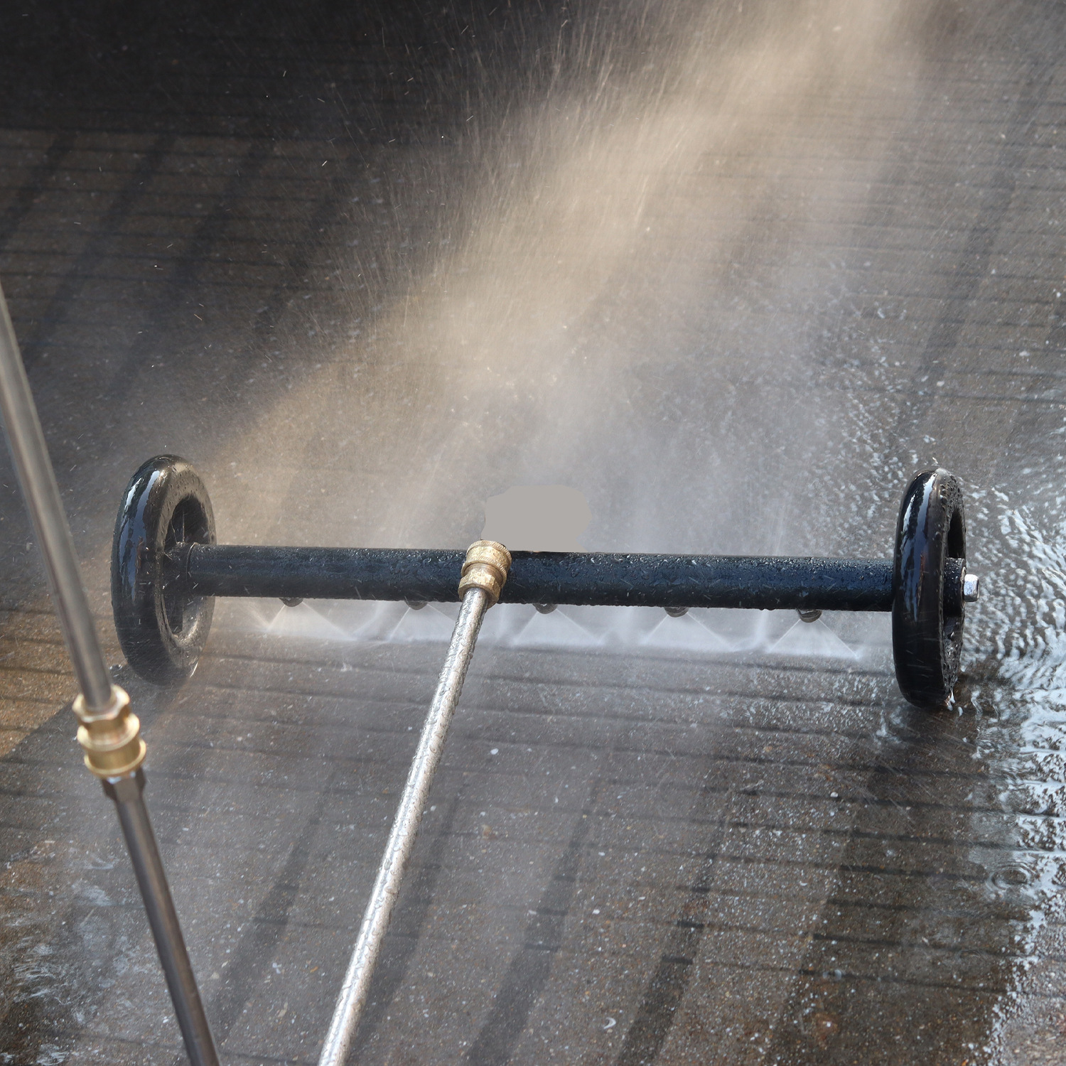 The high-pressure cleaner is a dual-purpose floor scrubber with a stainless steel extension rod for cleaning the base and scrubbing the floor Specification image