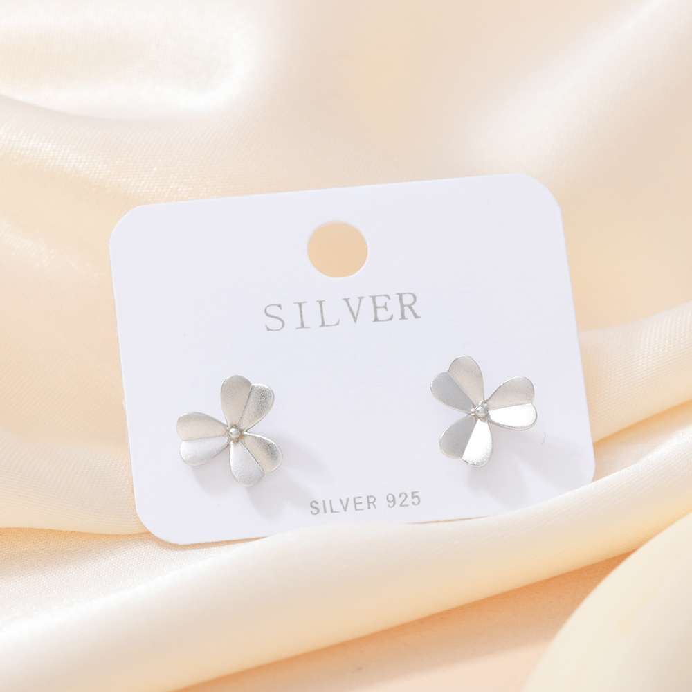 A pair of S925 pure pearl ear studs, ear needles for ear piercing, third-color flower silver ear studs details Picture