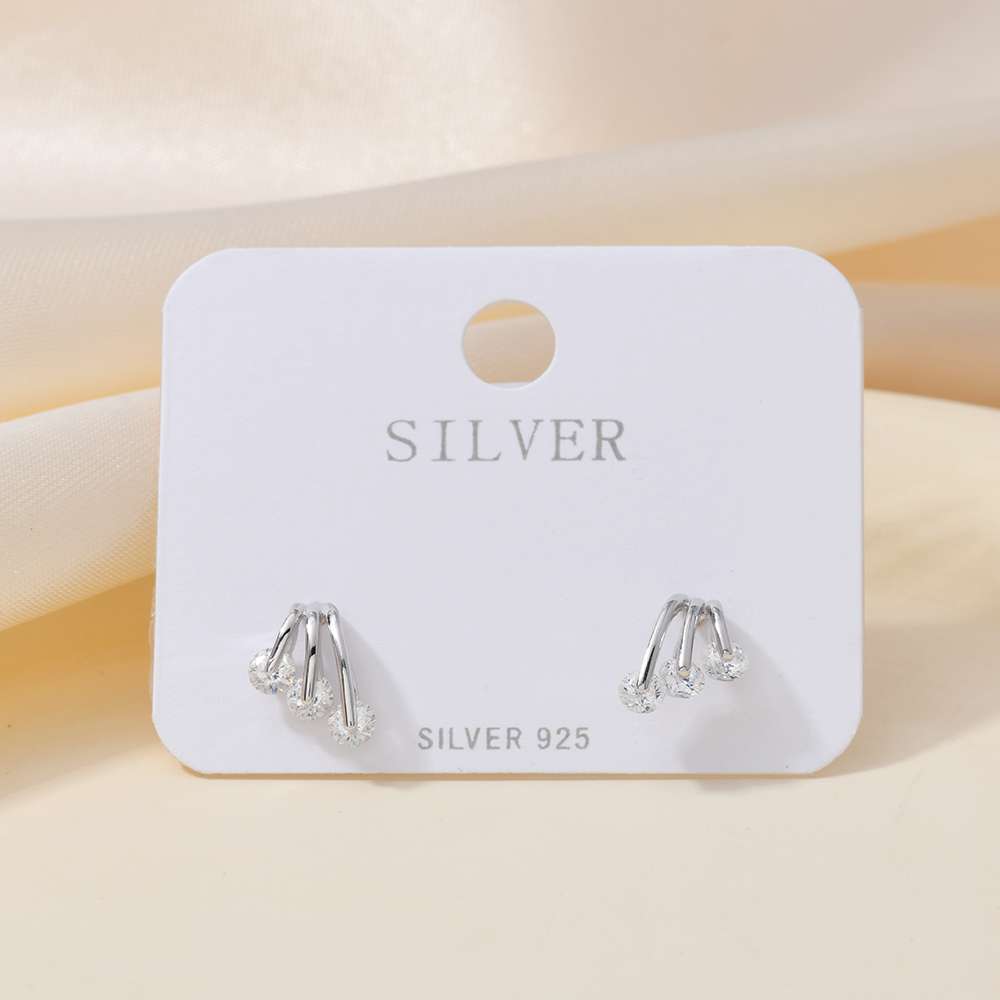 S925 sterling silver ear studs, ear needles, ear hole Care accessories, Star Track three-diamond silver ear studs detail image 3