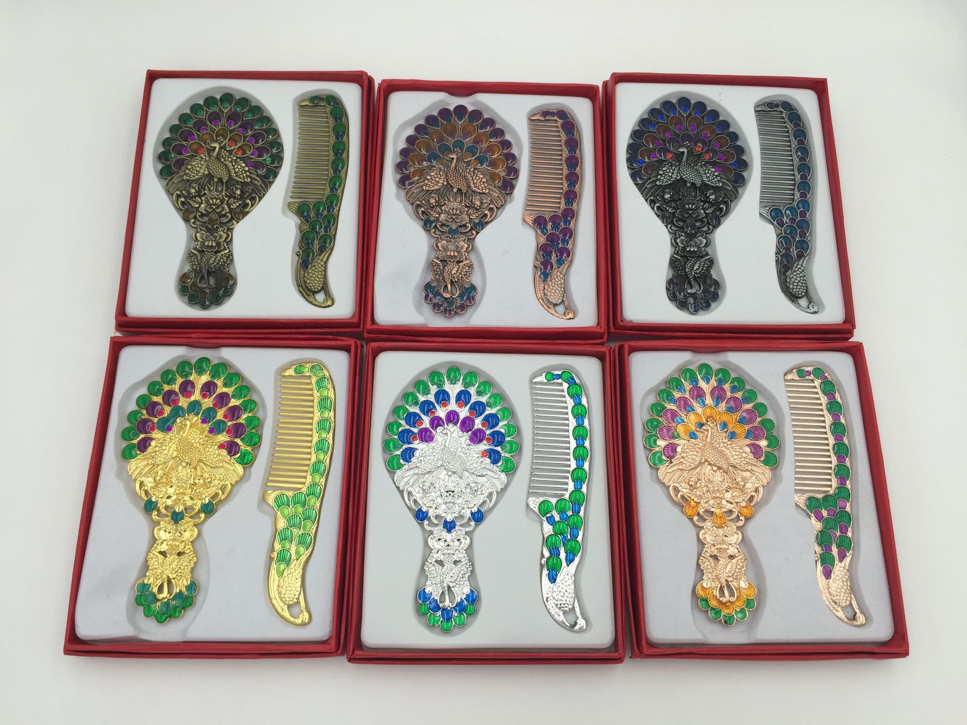 Russian tin-colored metal makeup mirror comb set, retro small peacock handle gift, portable Application Scenario