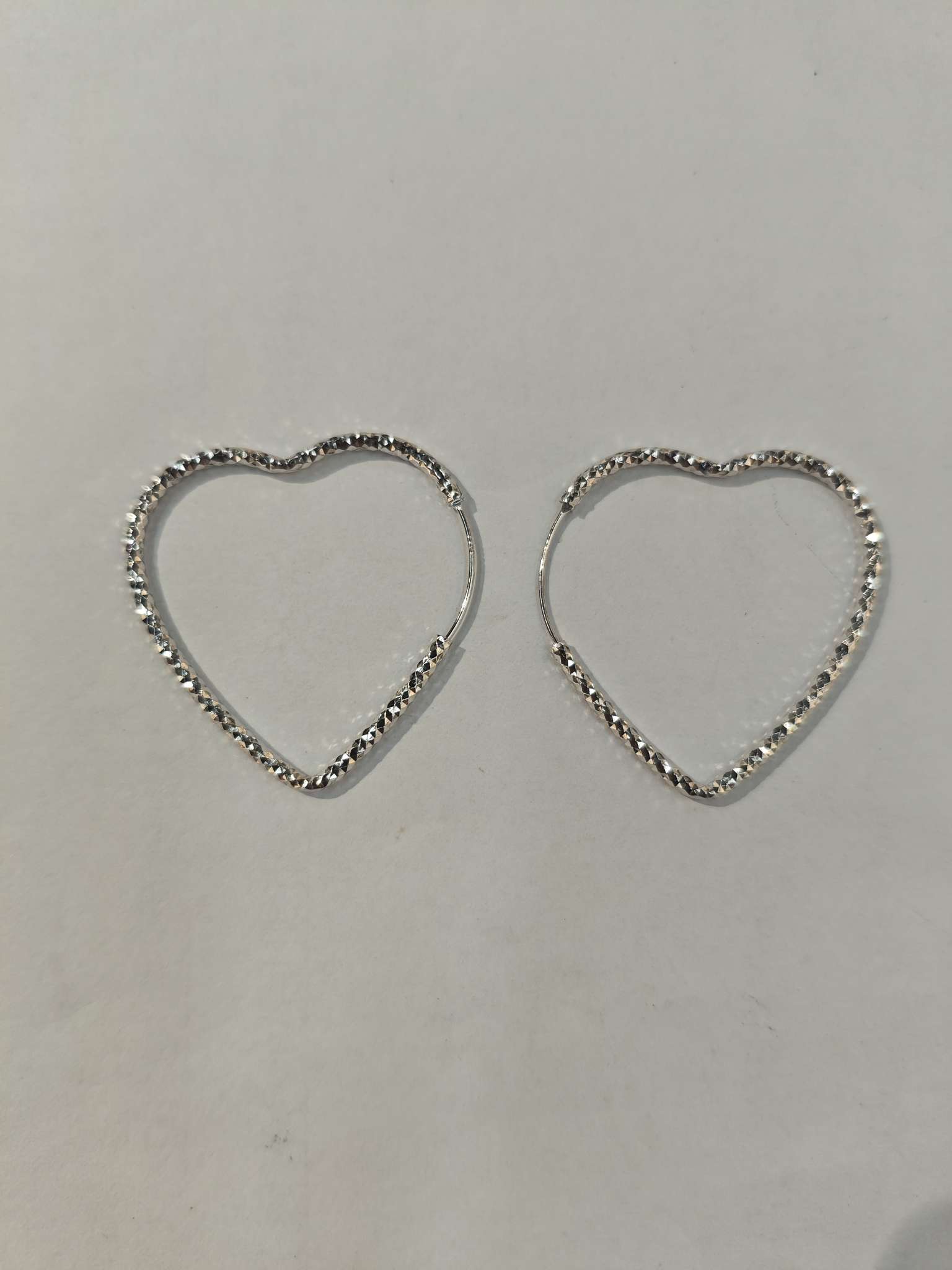 French S925 silver ear ring jewelry, light luxury and simple earrings, fashionable and versatile, love earrings Item Picture