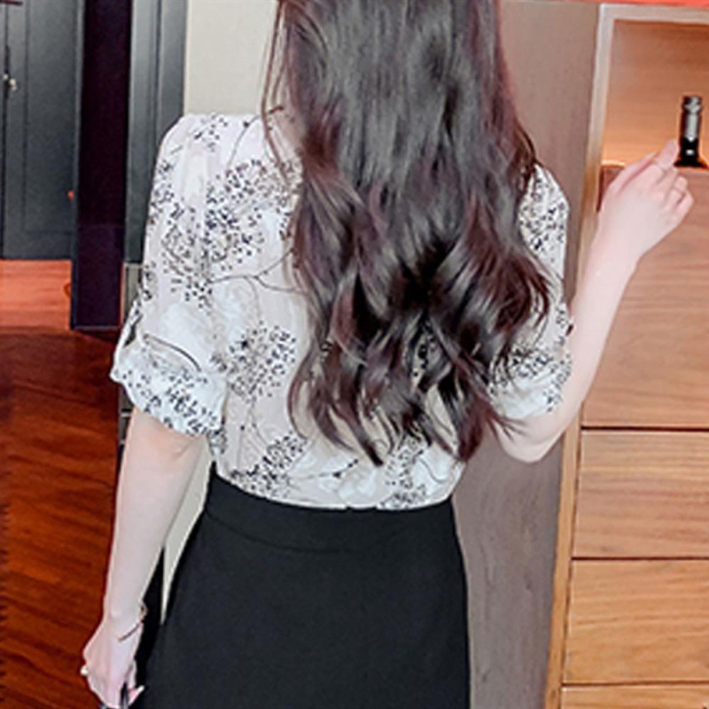 2026 New summer three-quarter sleeve chiffon shirt for women, stylish short-sleeved shirt for ladies, elegant little shirt Item Picture