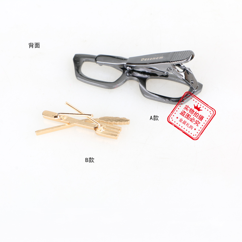 Metal propeller aircraft glasses, wheat ear tie clip, badge, name tag, brooch, baked paint, epoxy resin, enamel handicrafts Application Scenario