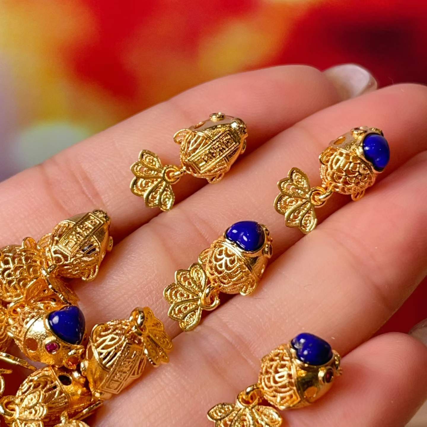 24K genuine gold electroplated natural lapis lazuli Fish Leaping over the Dragon Gate small droplet pendant Application Scenario