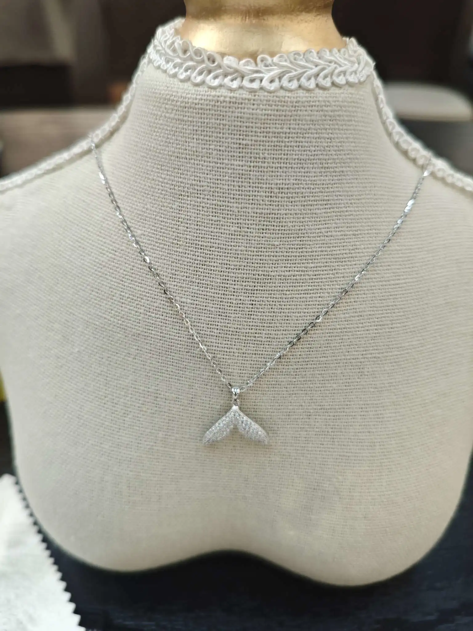 Influential S925 Sterling silver fishtail Necklace, a simple, fashionable and versatile trendy accessory for women, comes with a test certificate detail image 4