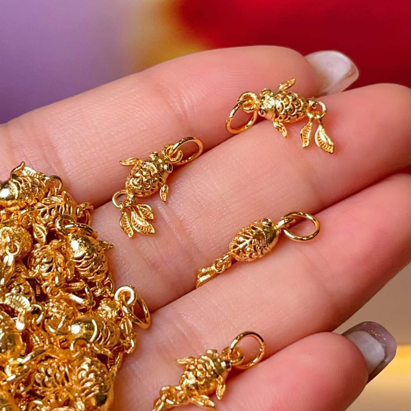 24K real gold electroplated jewelry accessories, koi small drip slip small pendant necklace accessories Application Scenario