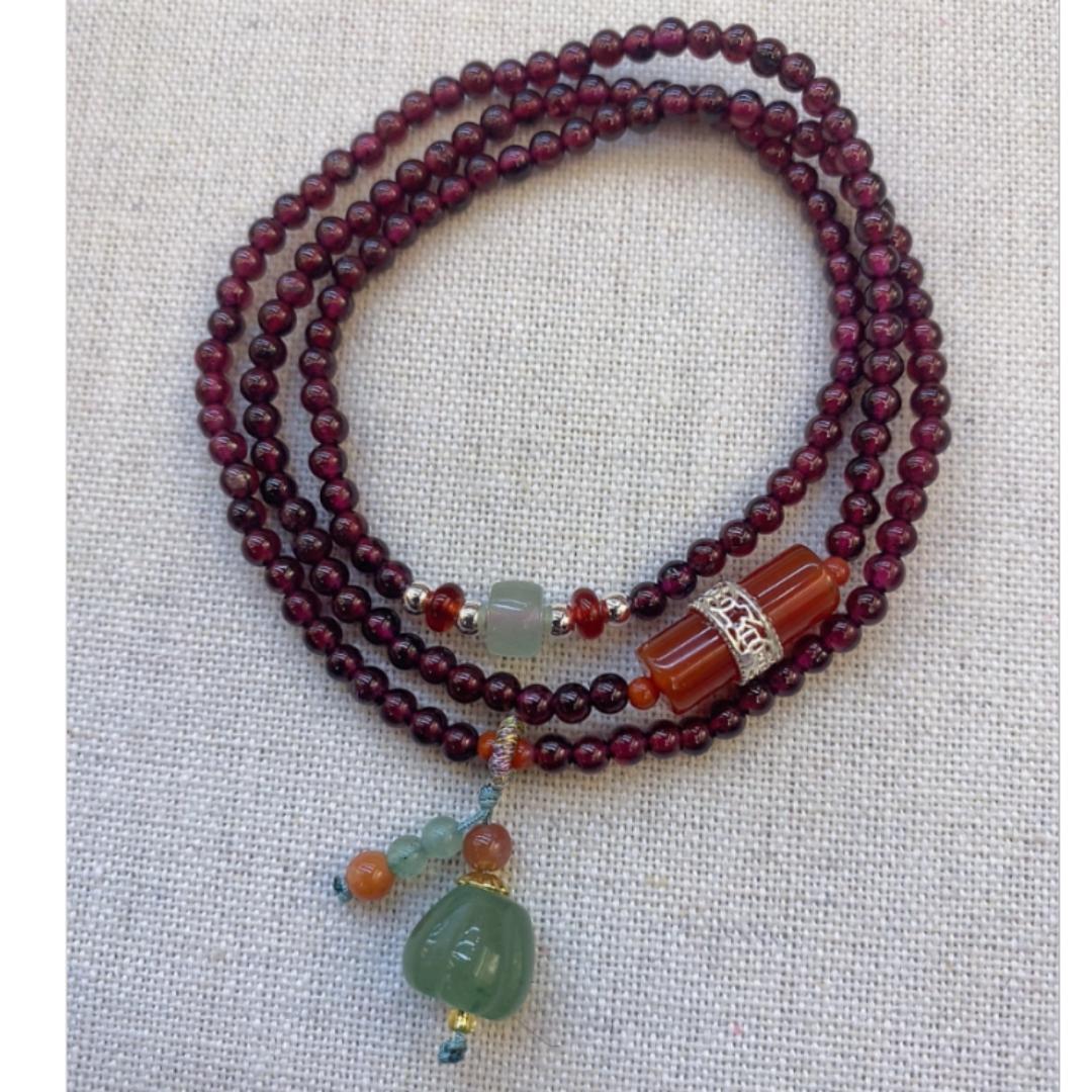 Natural garnet bracelet, Hetian jade peace pendant, chalcedony gourd pendant bracelet, cinnabar auspicious cloud lock hand accessory Item Picture