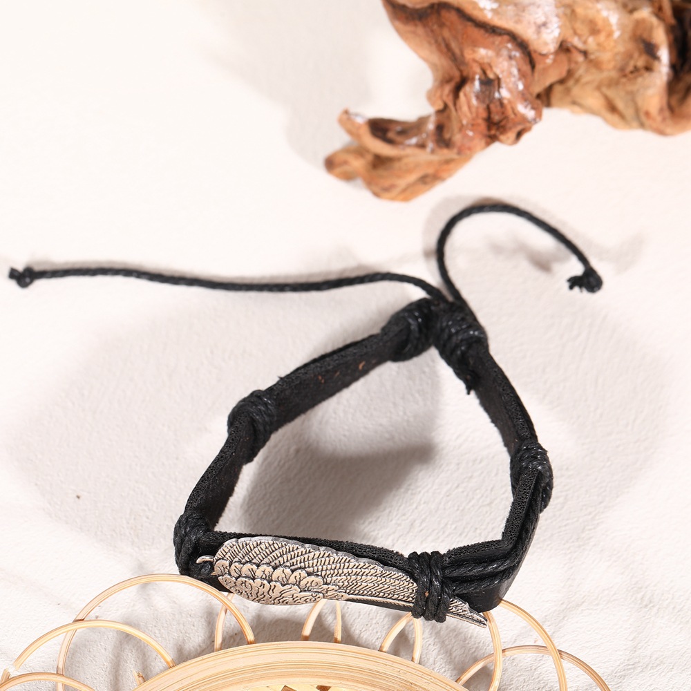 European and American popular fashion accessories, personalized hand-woven cowhide bracelet, simple pull-out adjustable retro leather bracelet detail image 6