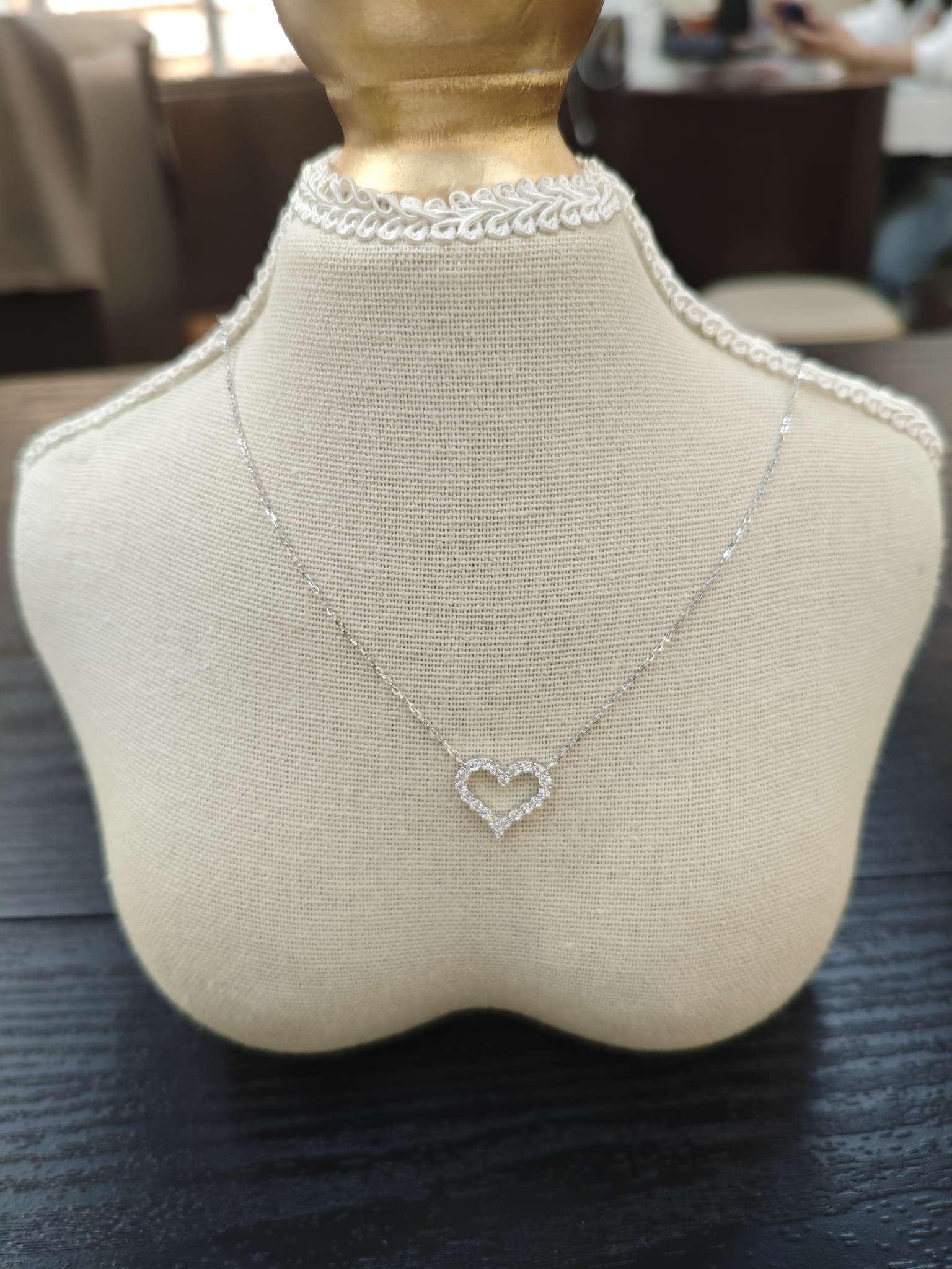 Influence S925 Pure silver heart-shaped collarbone chain, a niche light luxury accessory, silver chain neck accessory, a niche light luxury collarbone chain detail image 3