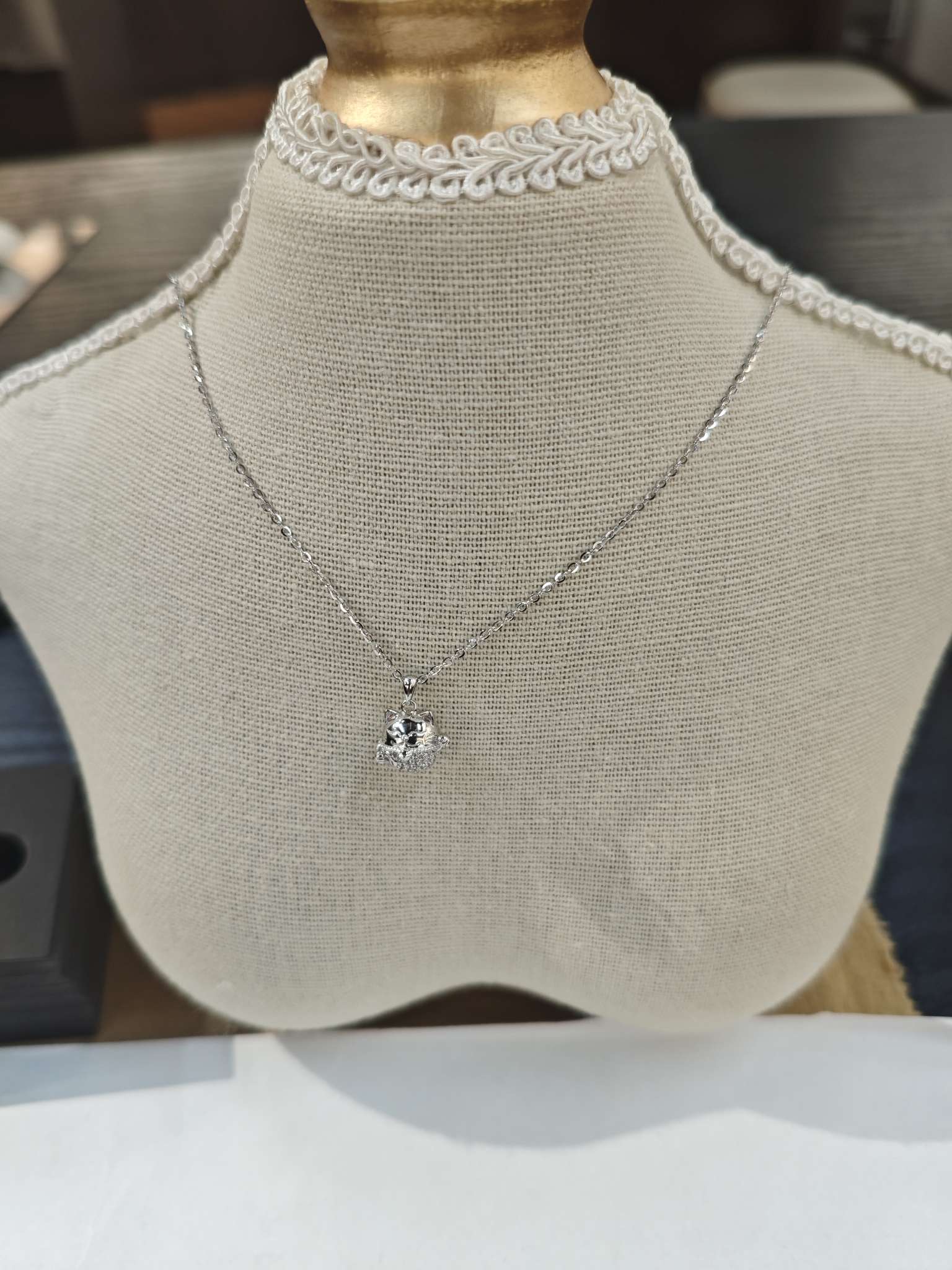 Nueva joyería de plata S925, elegante temperamento rico y tesoro gato plata collar Application Scenario