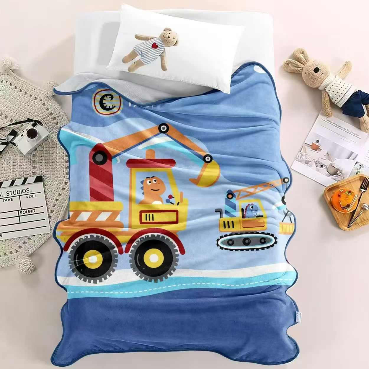 Single-layer flannel cartoon children's blanket cover