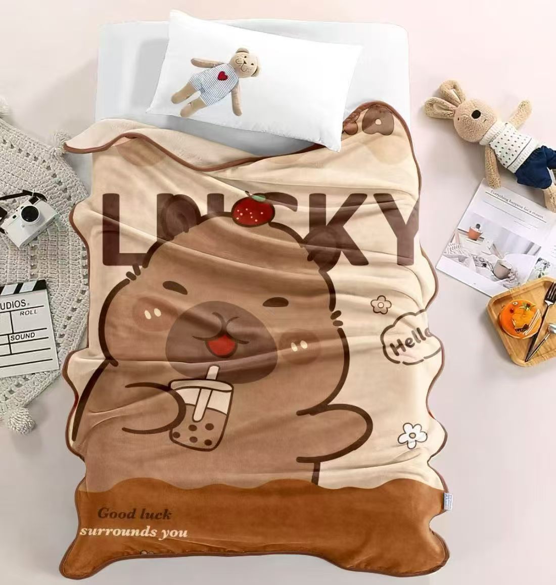 Single-layer flannel cartoon children's blanket cover details Picture