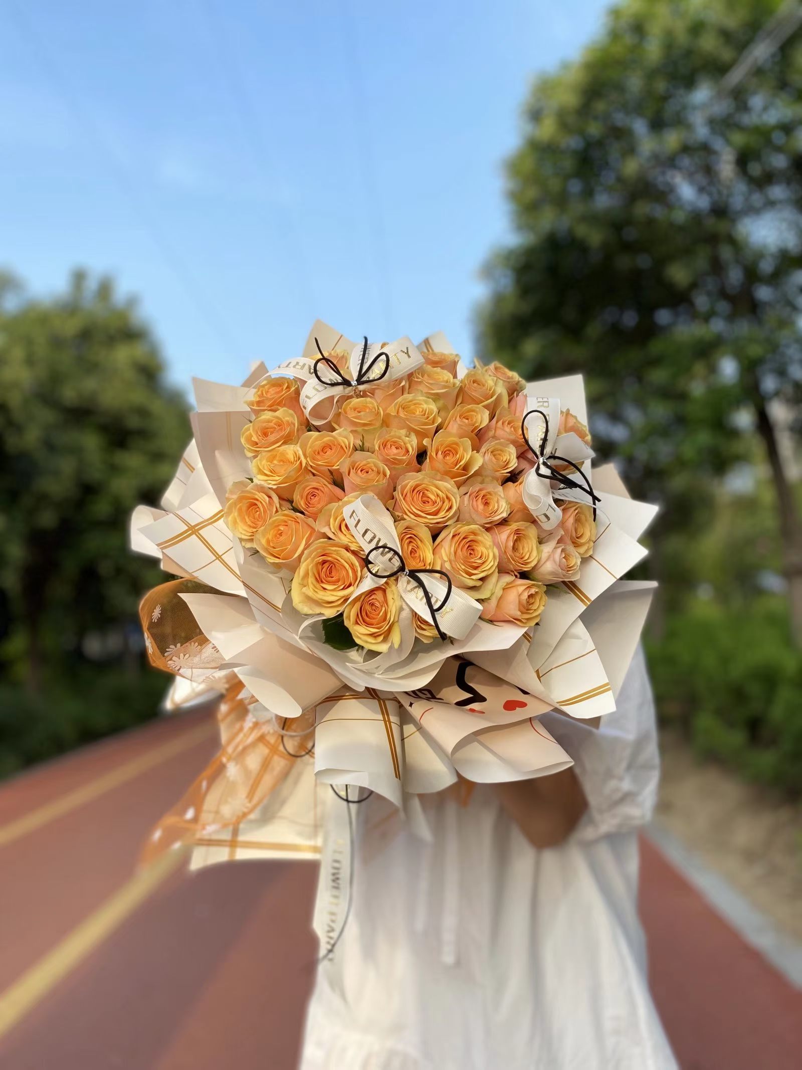 Flower wrapping paper: Gege is a waterproof paper used for artificial flower and fake flower gift packaging. detail image 6