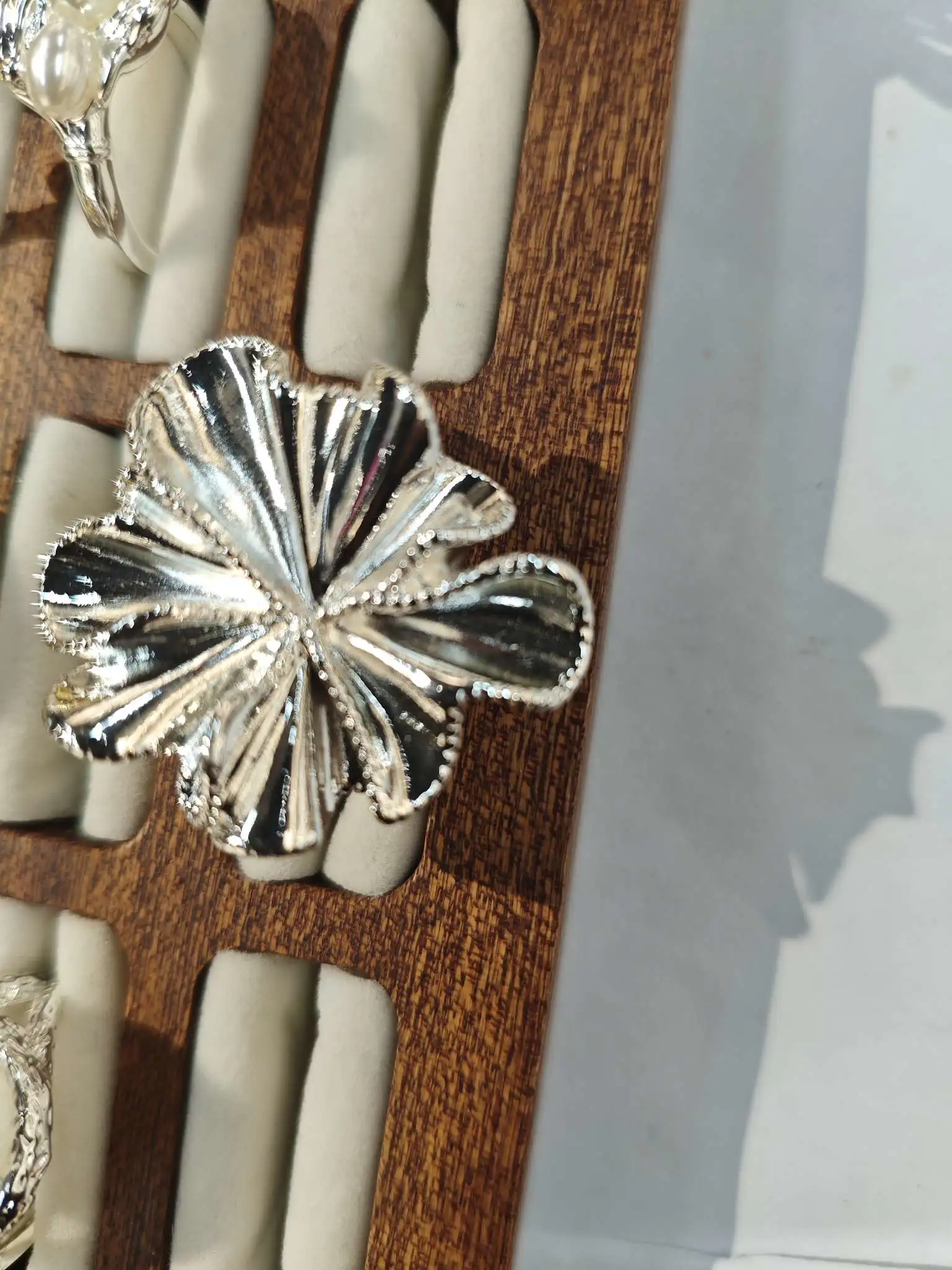 Aleación de cobre ornamento de mano, anillo de cobre elegante detail image 3