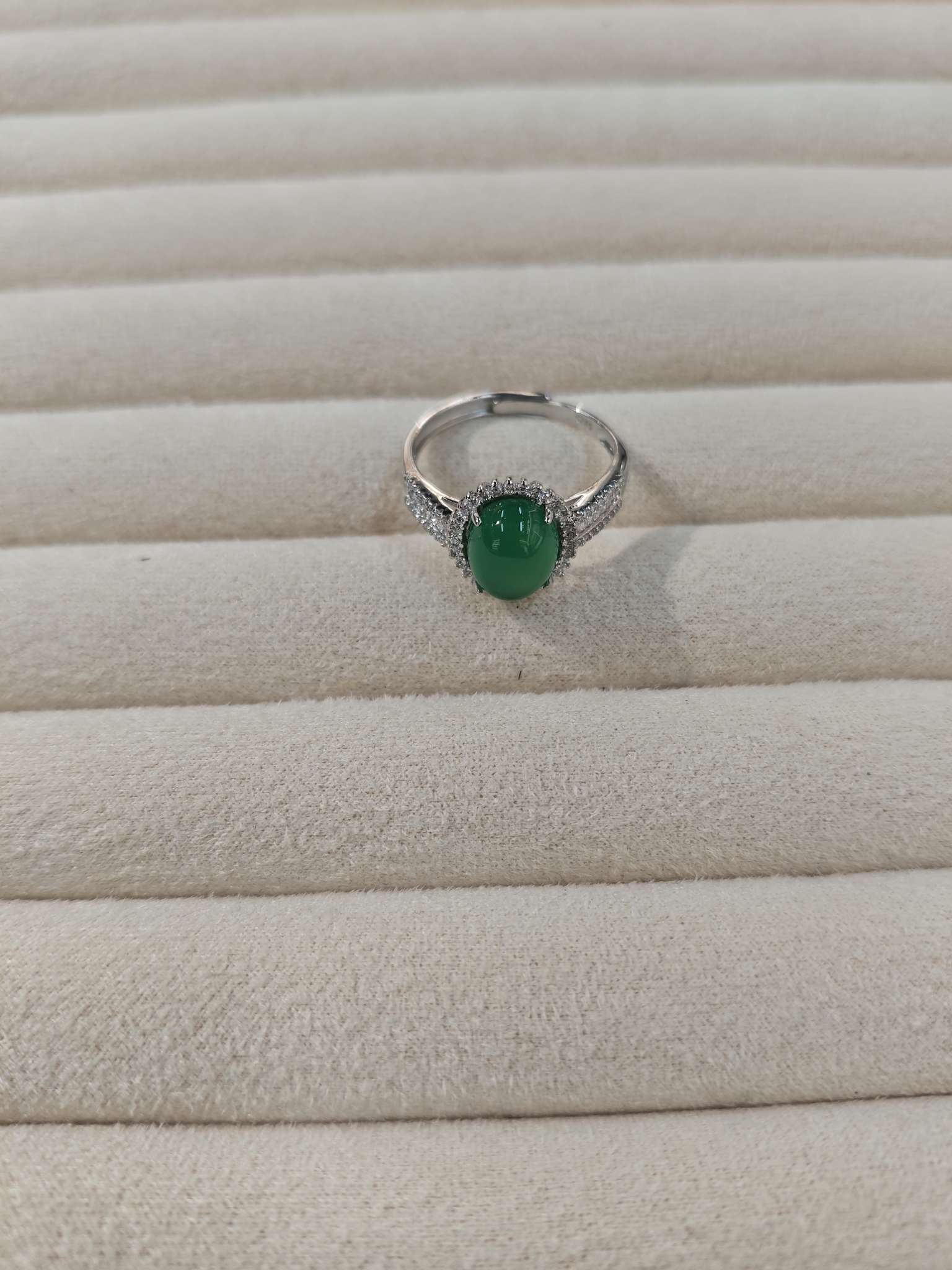 Nuevo anillo S925 plata esterlina accesorios mano moda simple verde calcedonia abierto anillo de plata details Picture