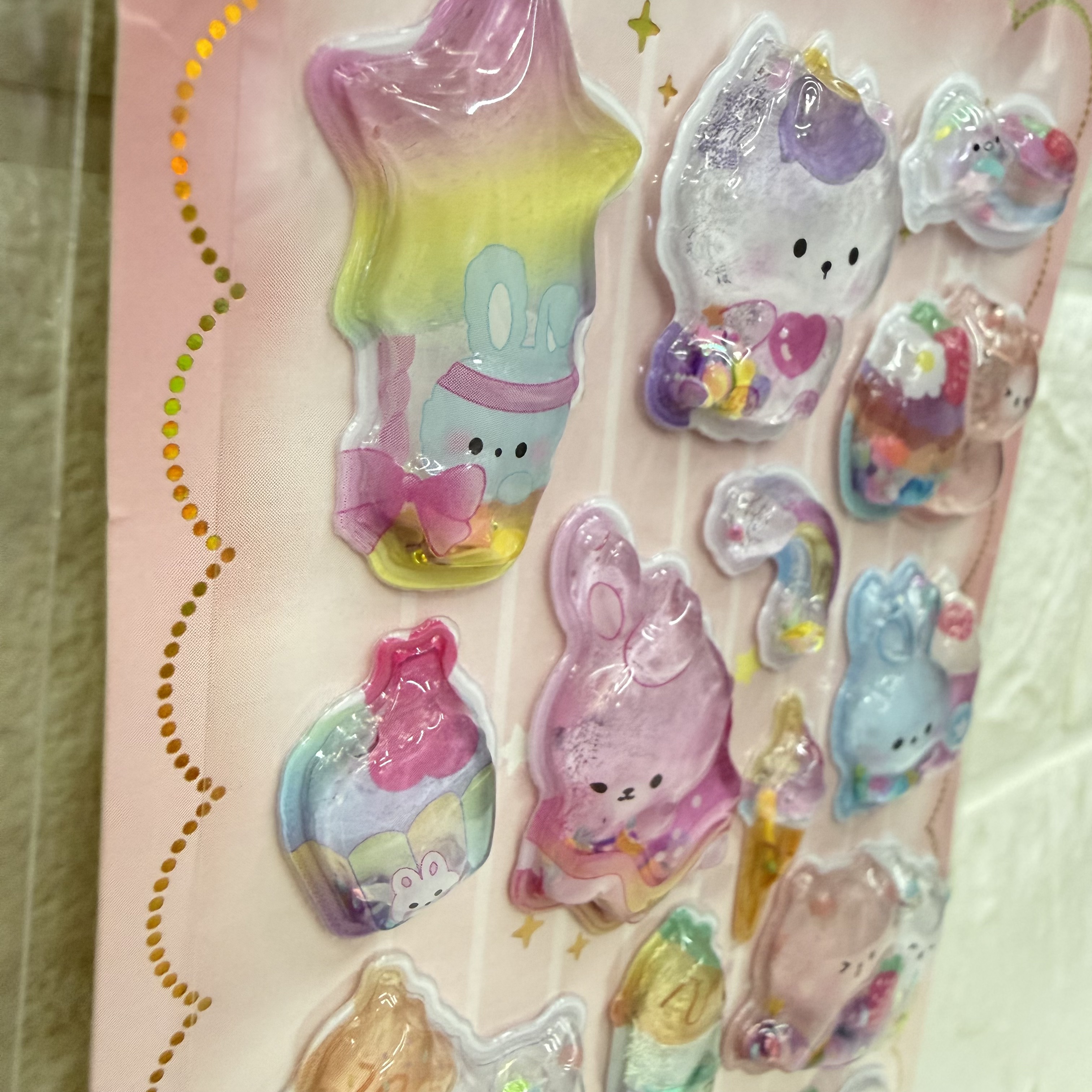 Cartoon 3D stereoscopic shaking water stickers, colorful and cute shaking fun reward decoration stickers, water-filled shaking water stickers Item Picture