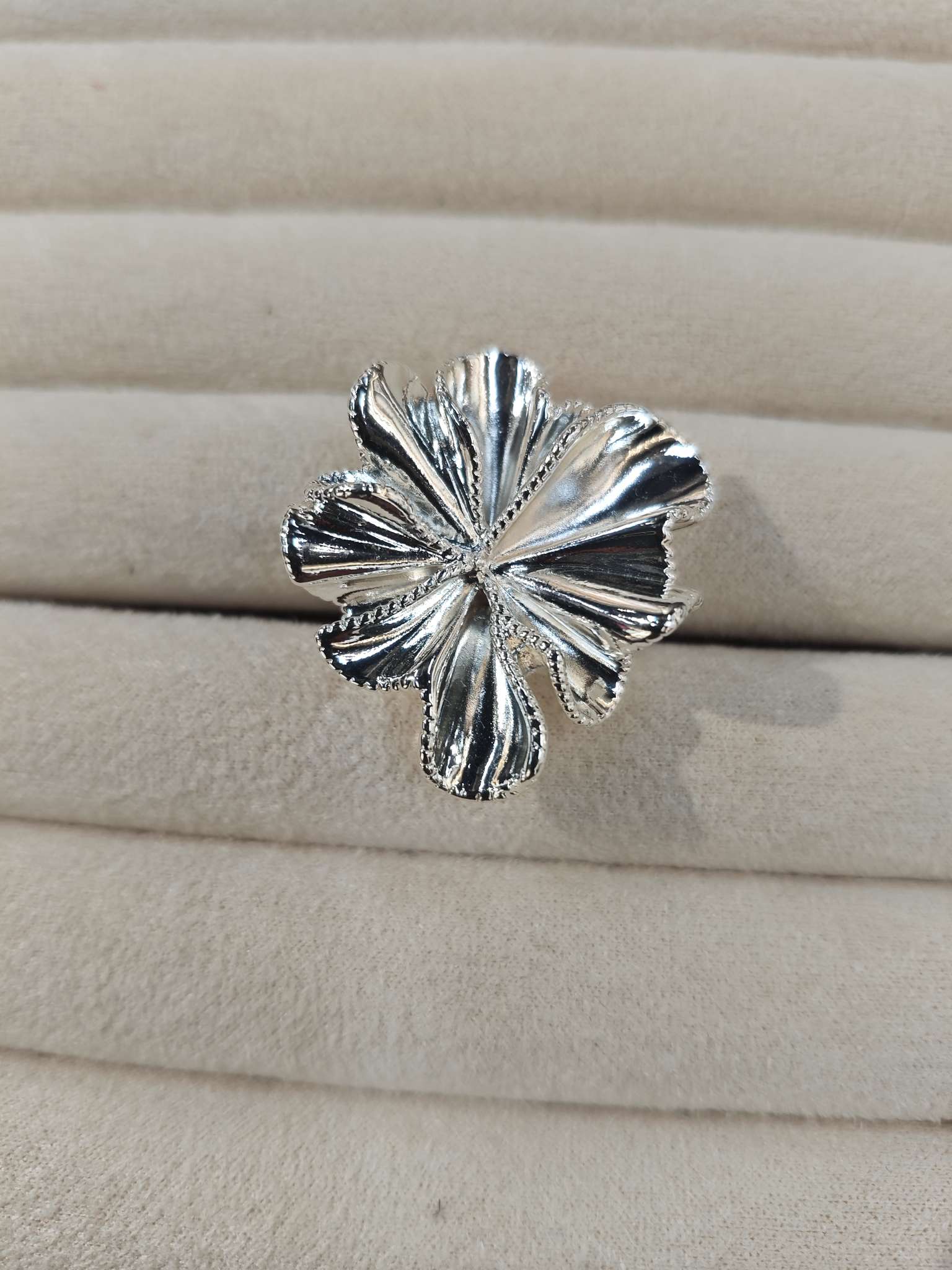 Aleación de cobre ornamento de mano, anillo de cobre elegante