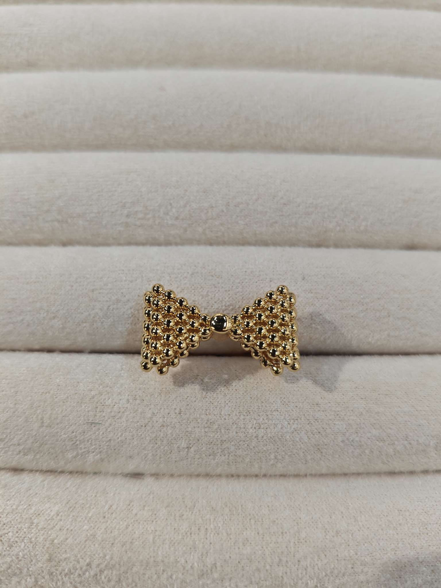 Nuevo anillo simple y versátil arco oro anillo de cobre details Picture
