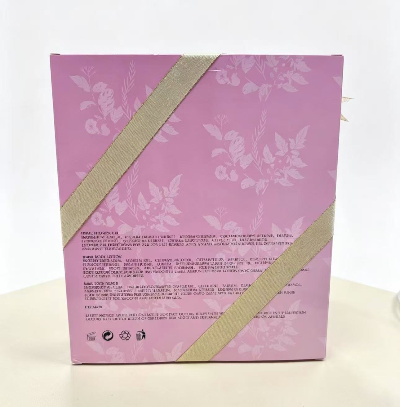 The hxa Sulwhasoo OKADY skincare set gently nourishes the face details Picture