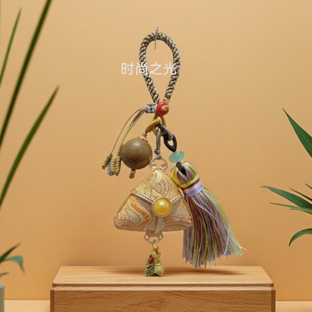 简约时尚饰品宋锦挂饰其他药香珠挂件成品金属质感个性装饰 detail image 4