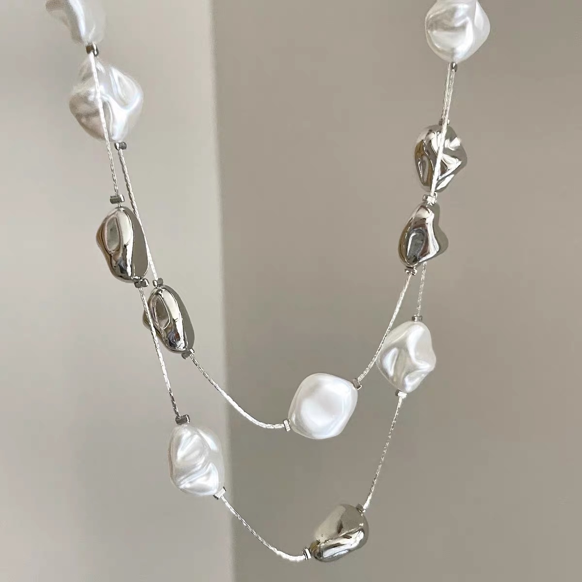 Shiluoqi Jewelry Double Pearl CCB necklace, vintage double-layer spliced pearl necklace, Irregular Baroque pearl necklace, new jewelry pearl necklace Application Scenario