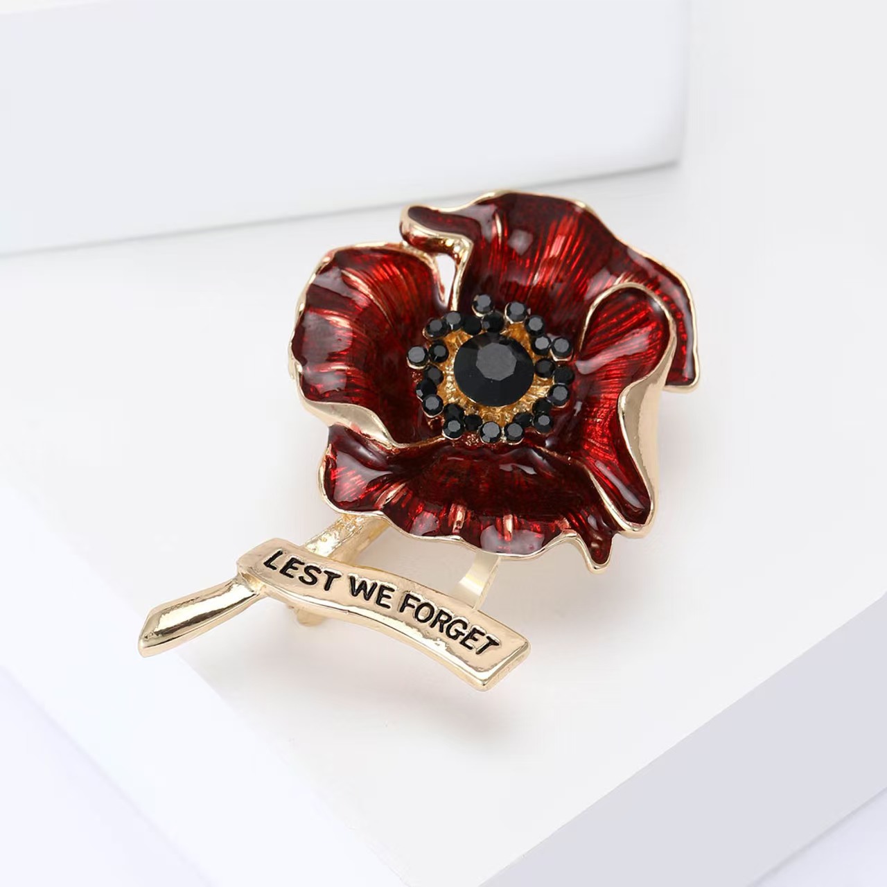 European and American creative alloy Battle Chronicle brooch, new fashionable men's and women's suit overcoats, corsage accessories Specification image