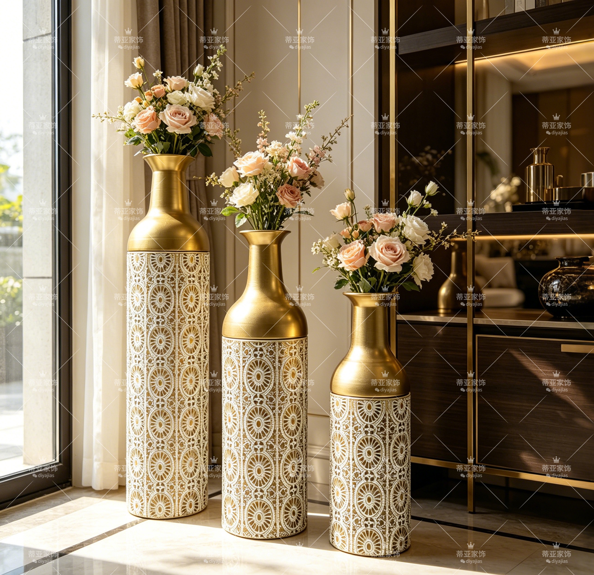 The iron vase decoration is light luxury details Picture